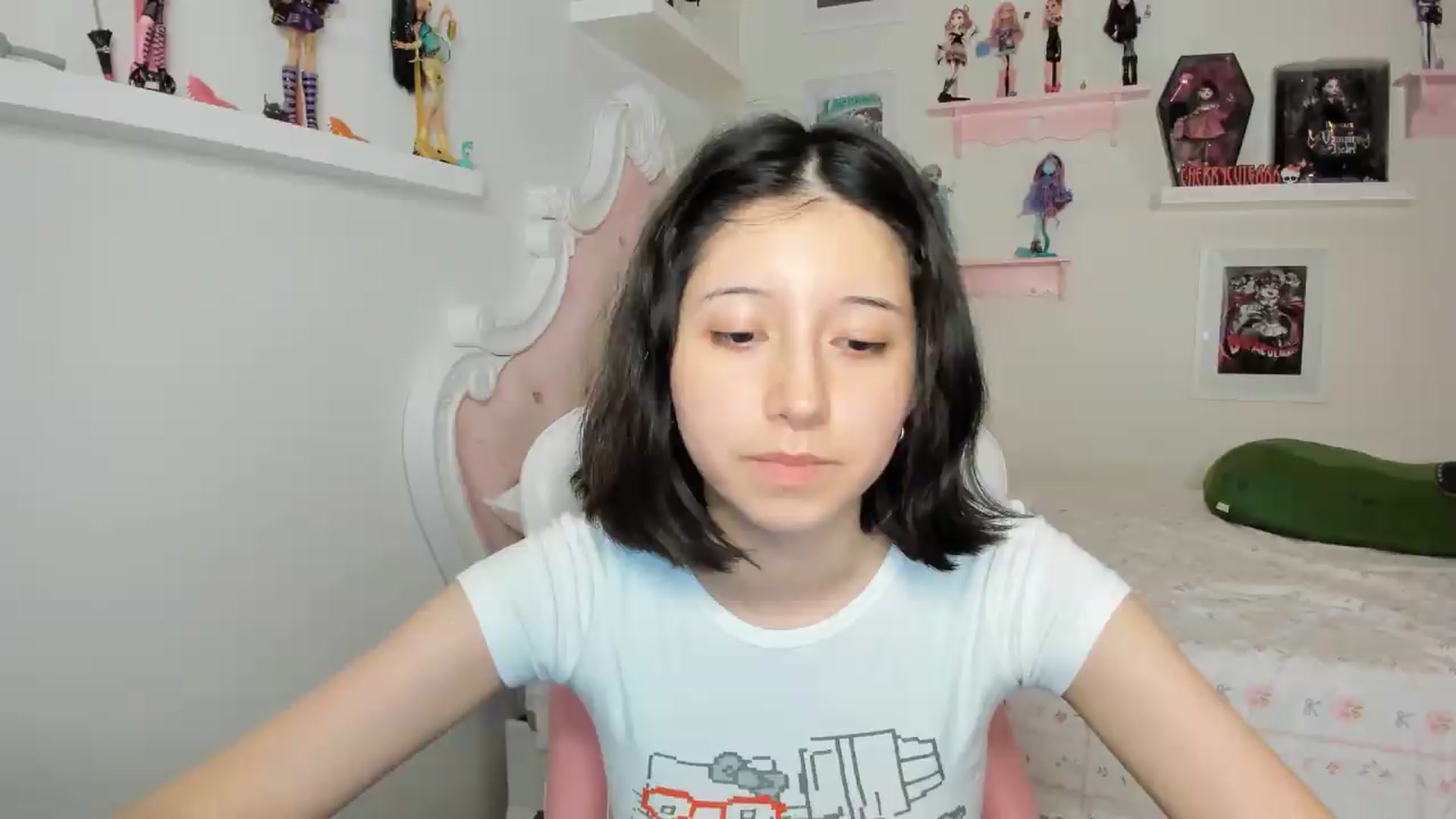 Gallery image thumbnail from Cherrycute666's myfreecams stream on, 07/03/2026, 07:34 image 8 of 20