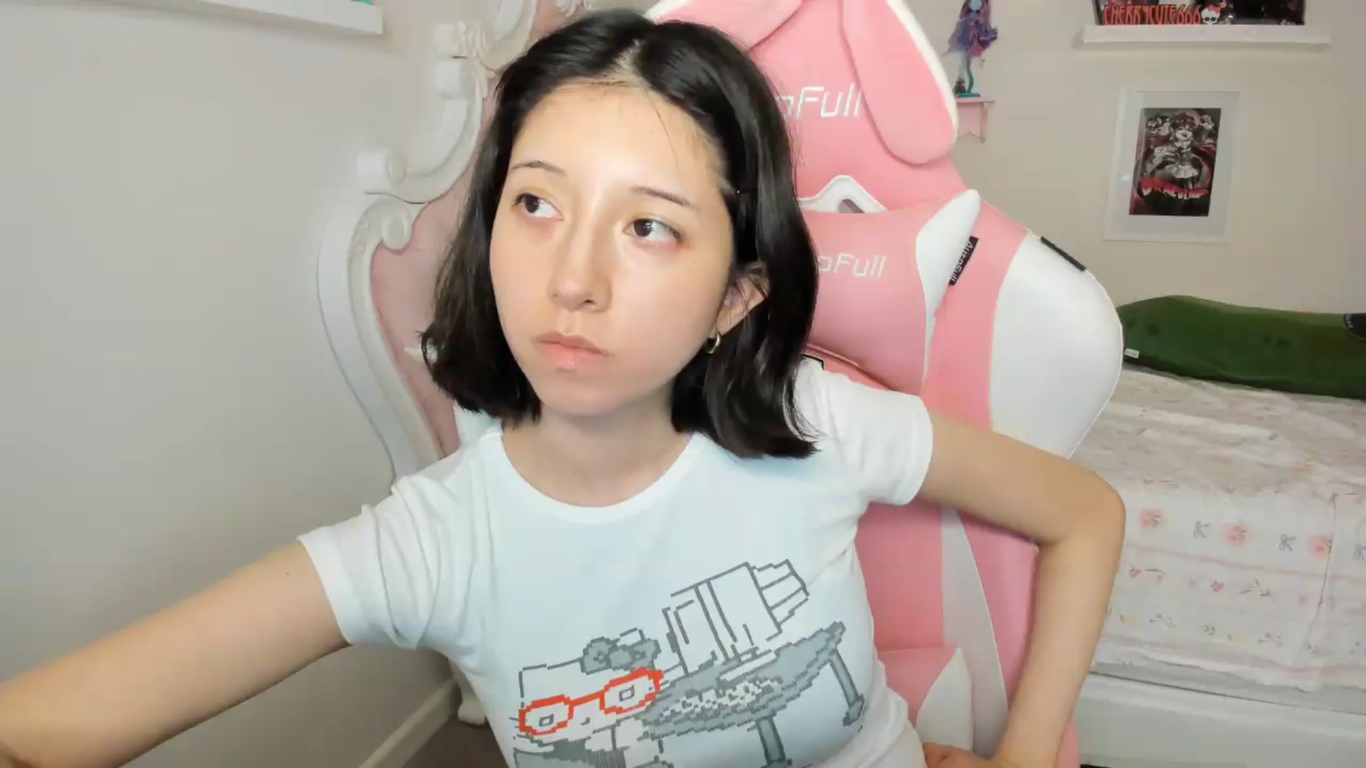 Gallery image thumbnail from Cherrycute666's myfreecams stream on, 07/03/2026, 08:05 image 4 of 20