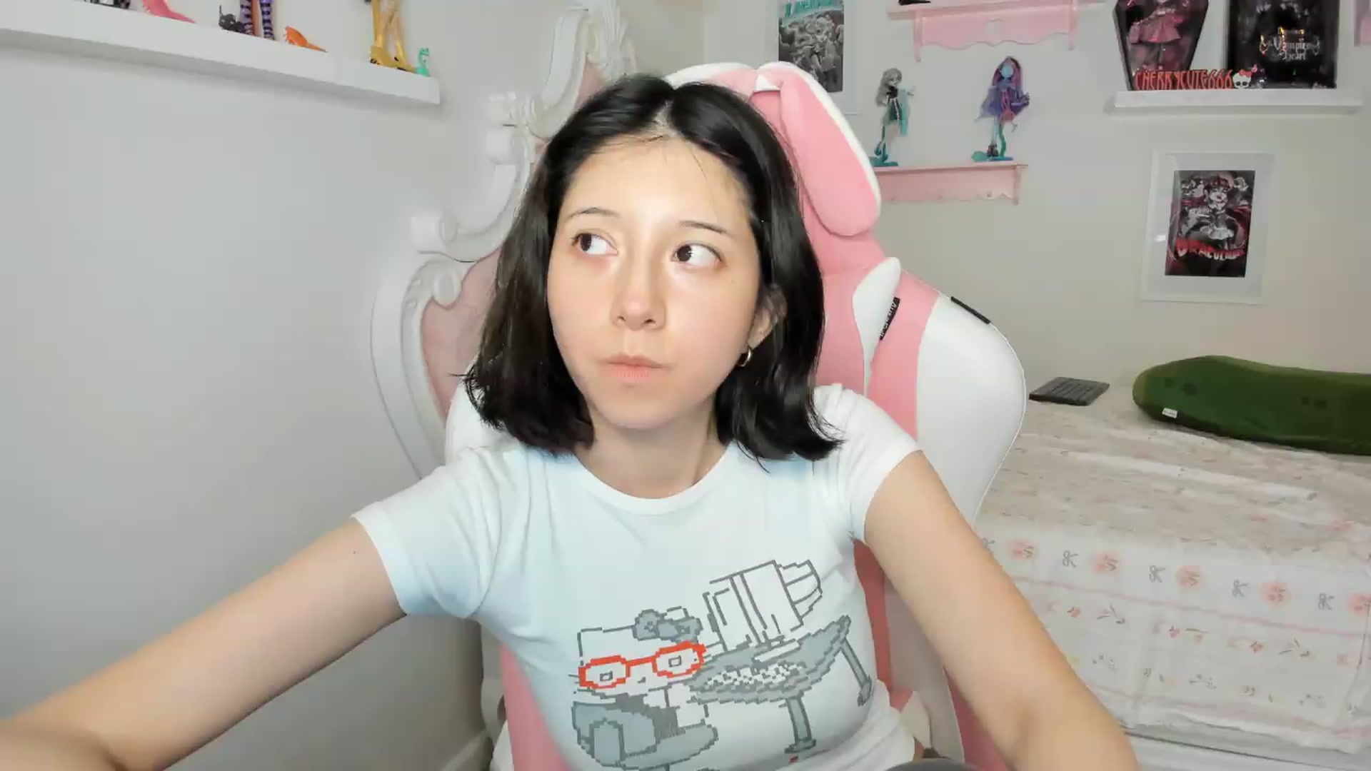 Gallery image thumbnail from Cherrycute666's myfreecams stream on, 07/03/2026, 08:05 image 20 of 20