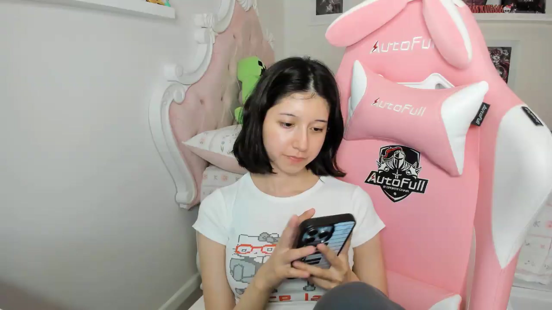 Gallery image thumbnail from Cherrycute666's myfreecams stream on, 07/03/2026, 08:05 image 14 of 20