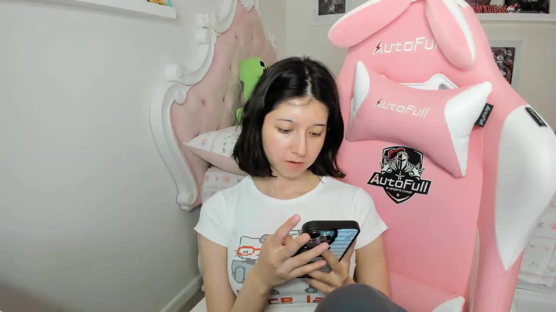 Gallery image thumbnail from Cherrycute666's myfreecams stream on, 07/03/2026, 08:05 image 15 of 20