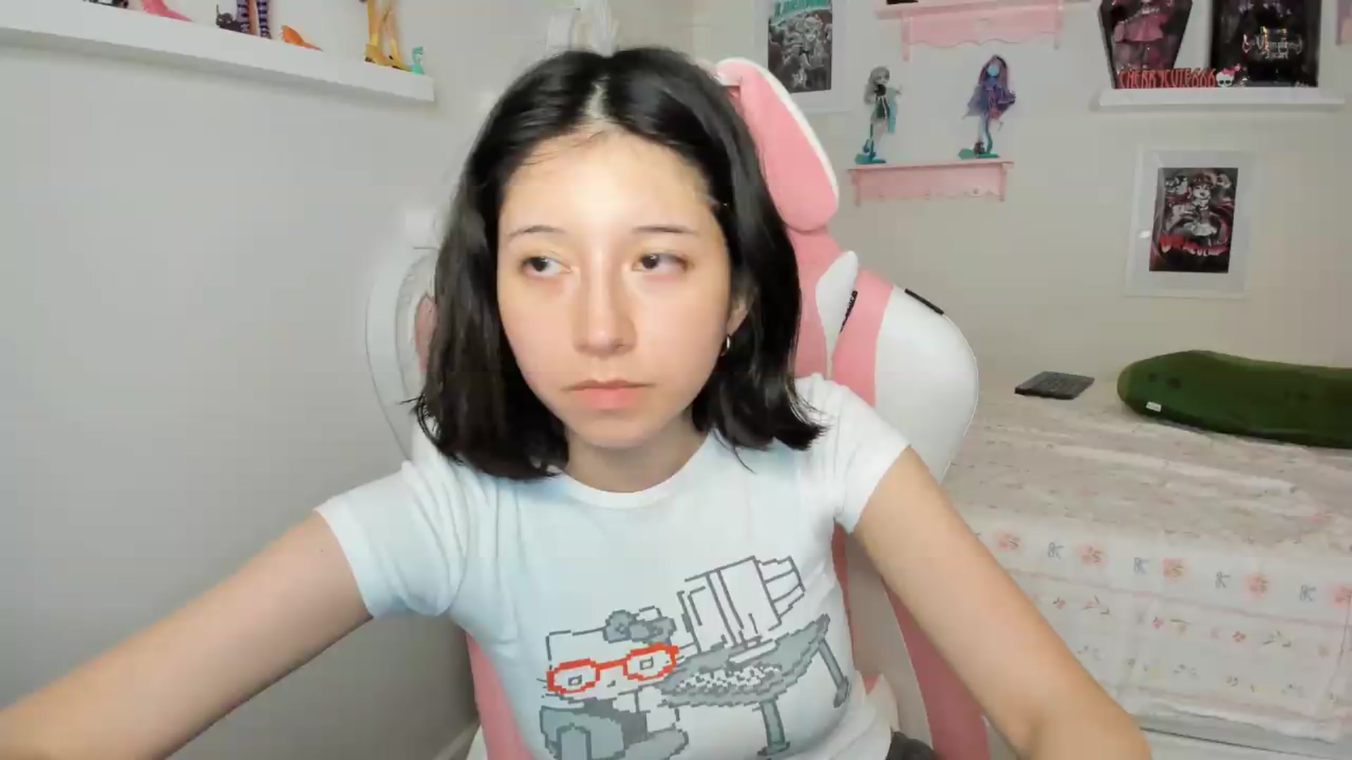 Gallery image thumbnail from Cherrycute666's myfreecams stream on, 07/03/2026, 08:05 image 19 of 20