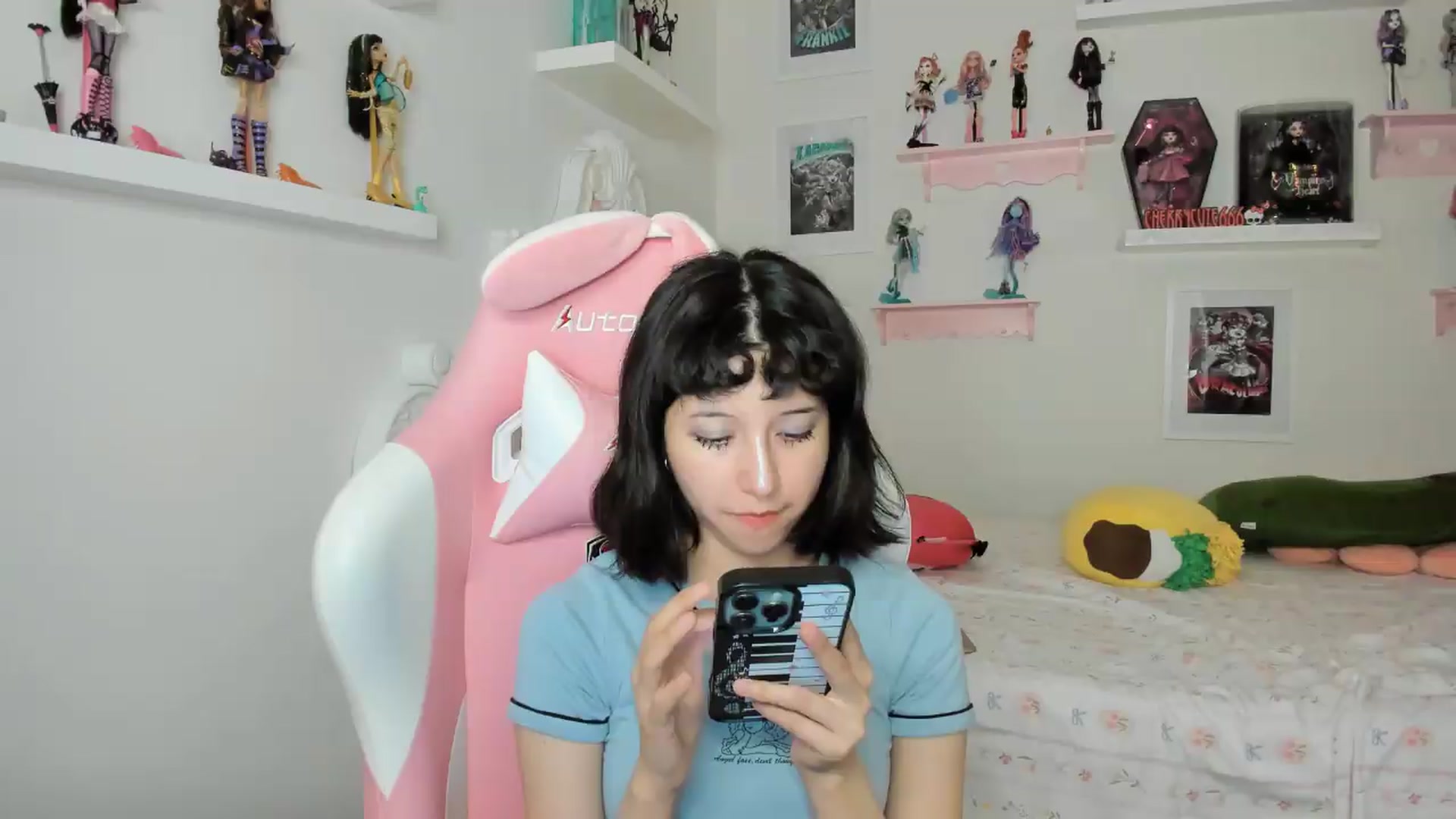 Gallery image thumbnail from Cherrycute666's myfreecams stream on, 07/04/2026, 02:59 image 1 of 20