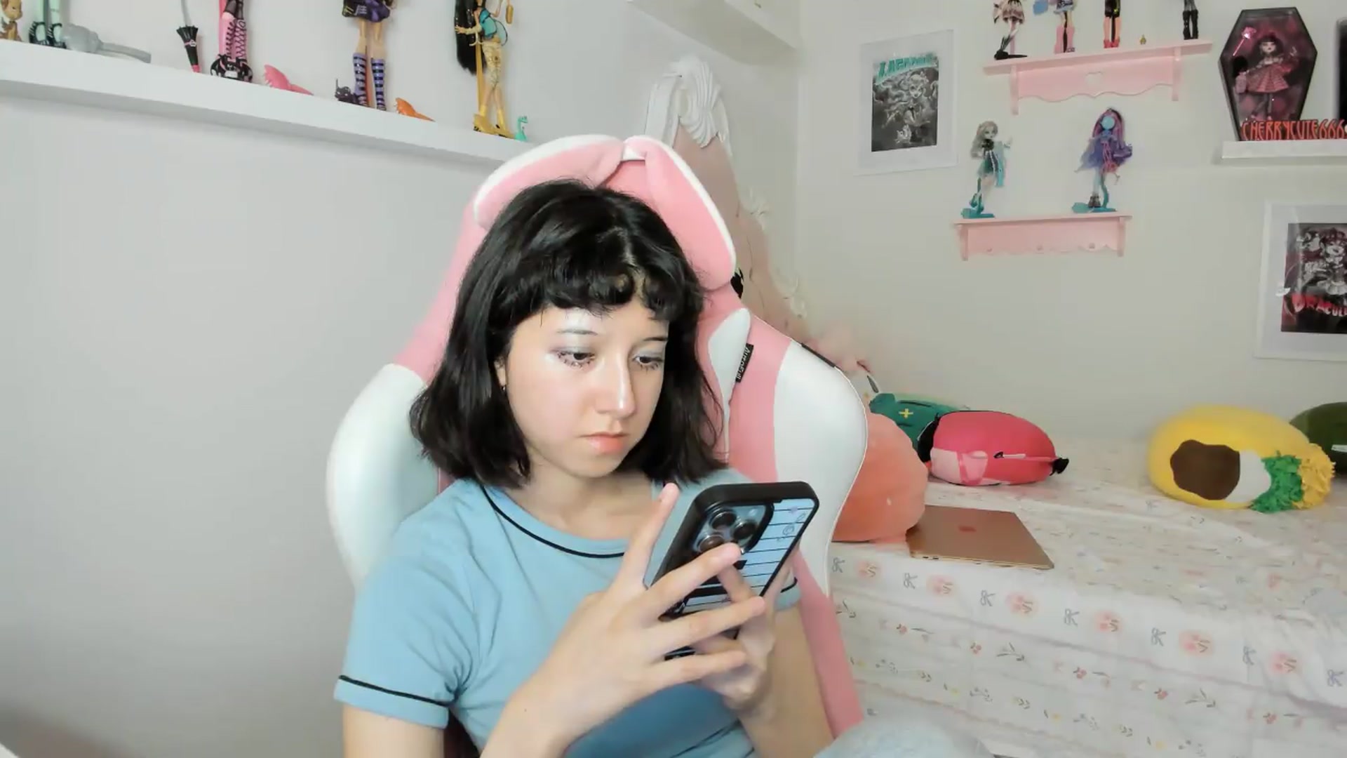 Gallery image thumbnail from Cherrycute666's myfreecams stream on, 07/04/2026, 02:59 image 10 of 20