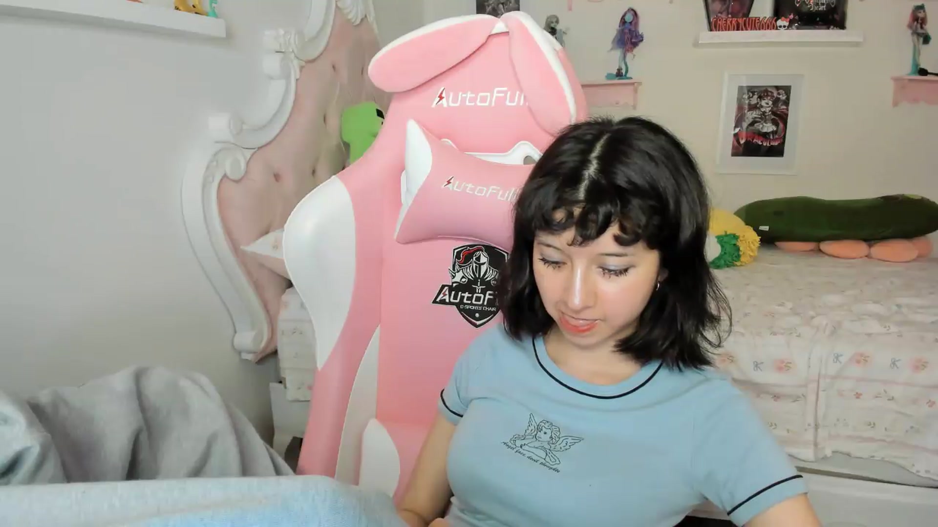 Gallery image thumbnail from Cherrycute666's myfreecams stream on, 07/04/2026, 02:59 image 14 of 20