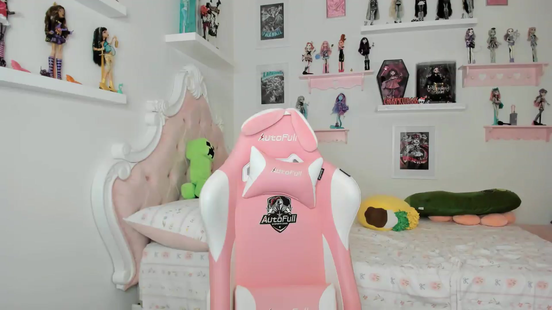 Gallery image thumbnail from Cherrycute666's myfreecams stream on, 07/04/2026, 02:59 image 19 of 20