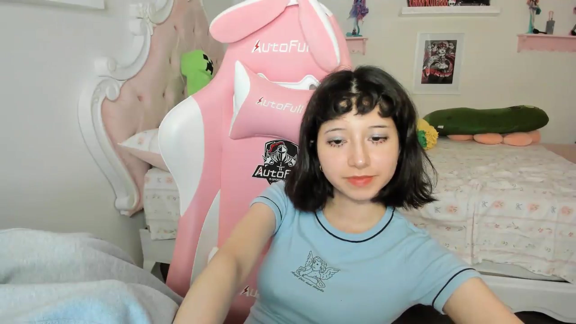 Gallery image thumbnail from Cherrycute666's myfreecams stream on, 07/04/2026, 02:59 image 16 of 20