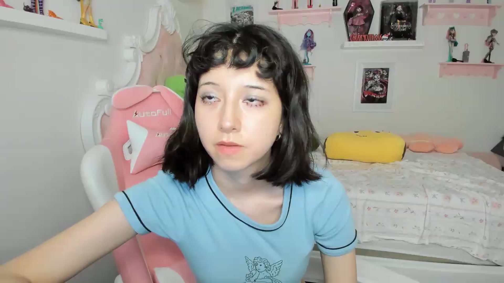 Gallery image thumbnail from Cherrycute666's myfreecams stream on, 07/04/2026, 07:16 image 10 of 20