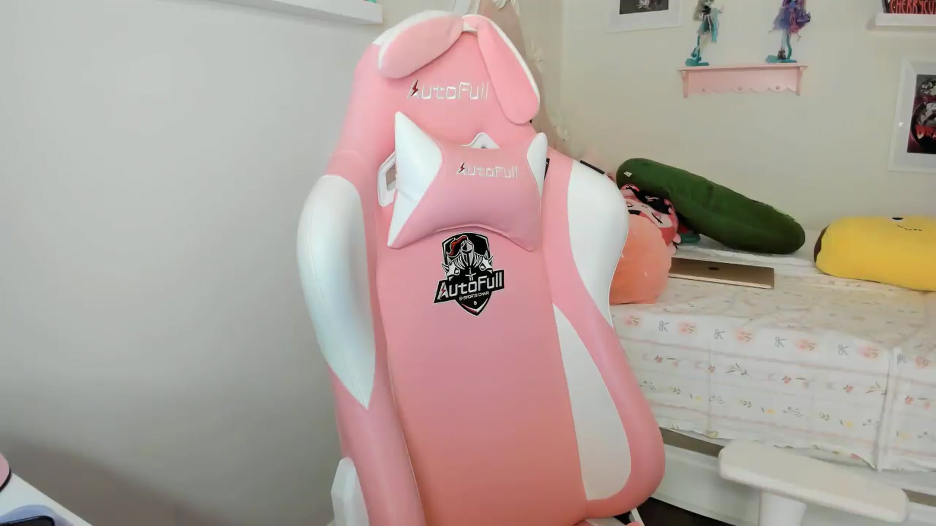 Gallery image thumbnail from Cherrycute666's myfreecams stream on, 07/04/2026, 07:16 image 18 of 20
