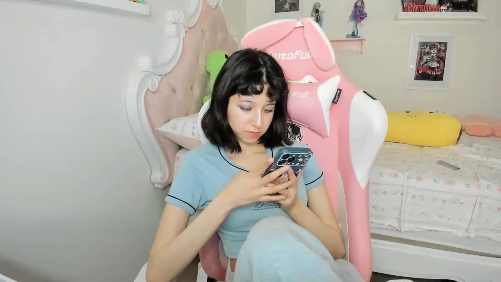 Gallery image thumbnail from Cherrycute666's myfreecams stream on, 07/04/2026, 07:16 image 15 of 20
