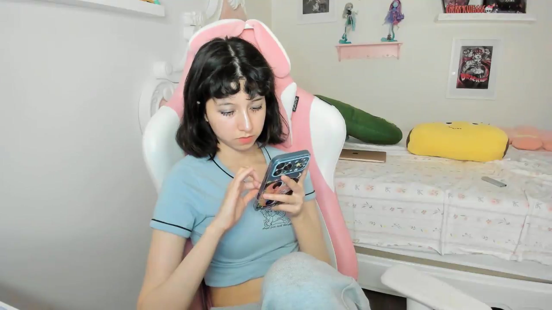 Gallery image thumbnail from Cherrycute666's myfreecams stream on, 07/04/2026, 07:16 image 16 of 20