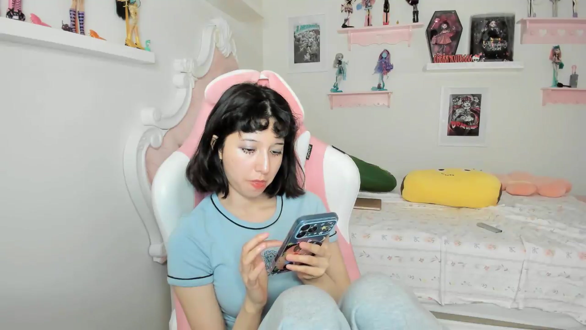 Gallery image thumbnail from Cherrycute666's myfreecams stream on, 07/04/2026, 07:16 image 14 of 20