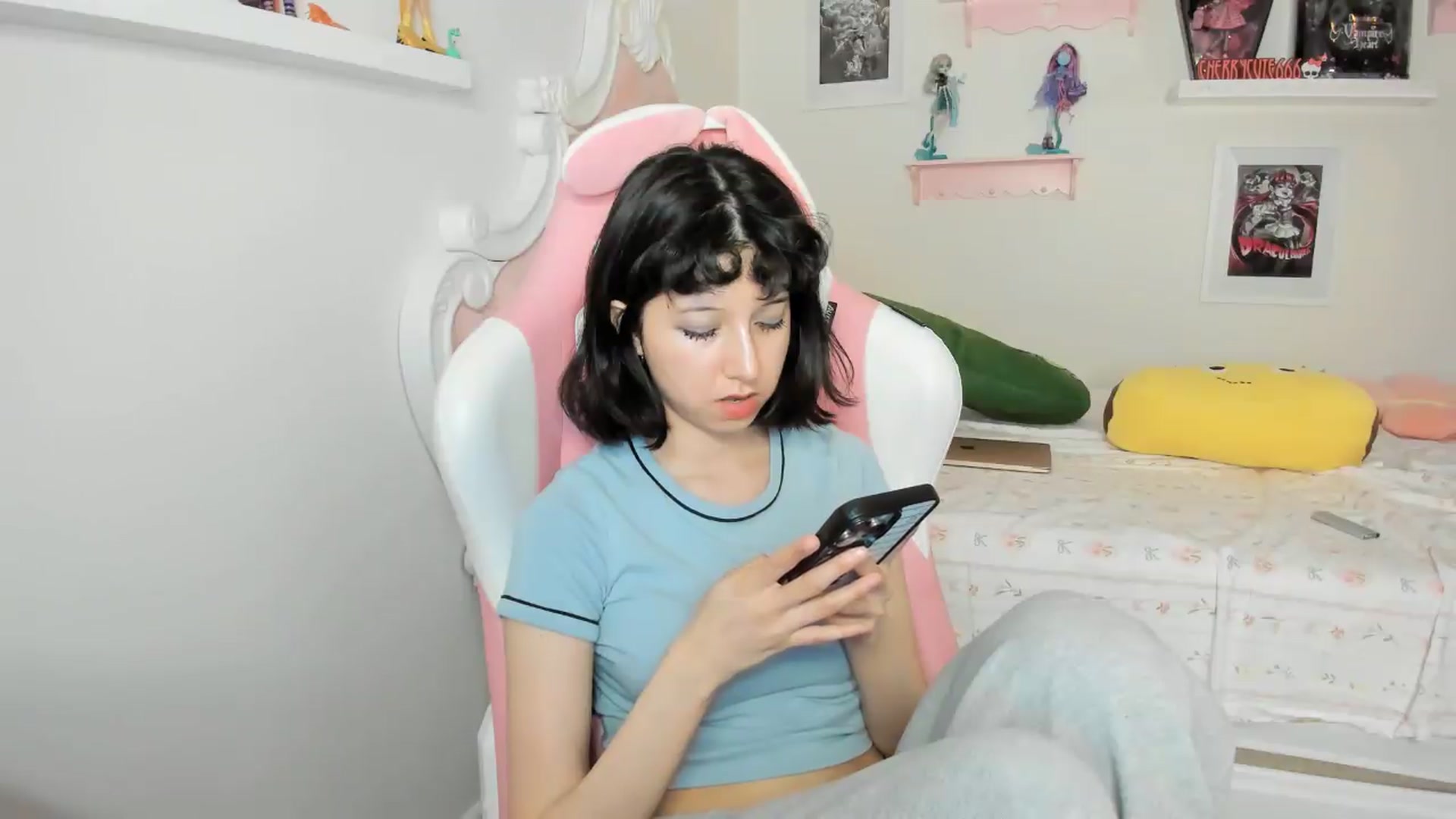 Gallery image thumbnail from Cherrycute666's myfreecams stream on, 07/04/2026, 07:16 image 19 of 20