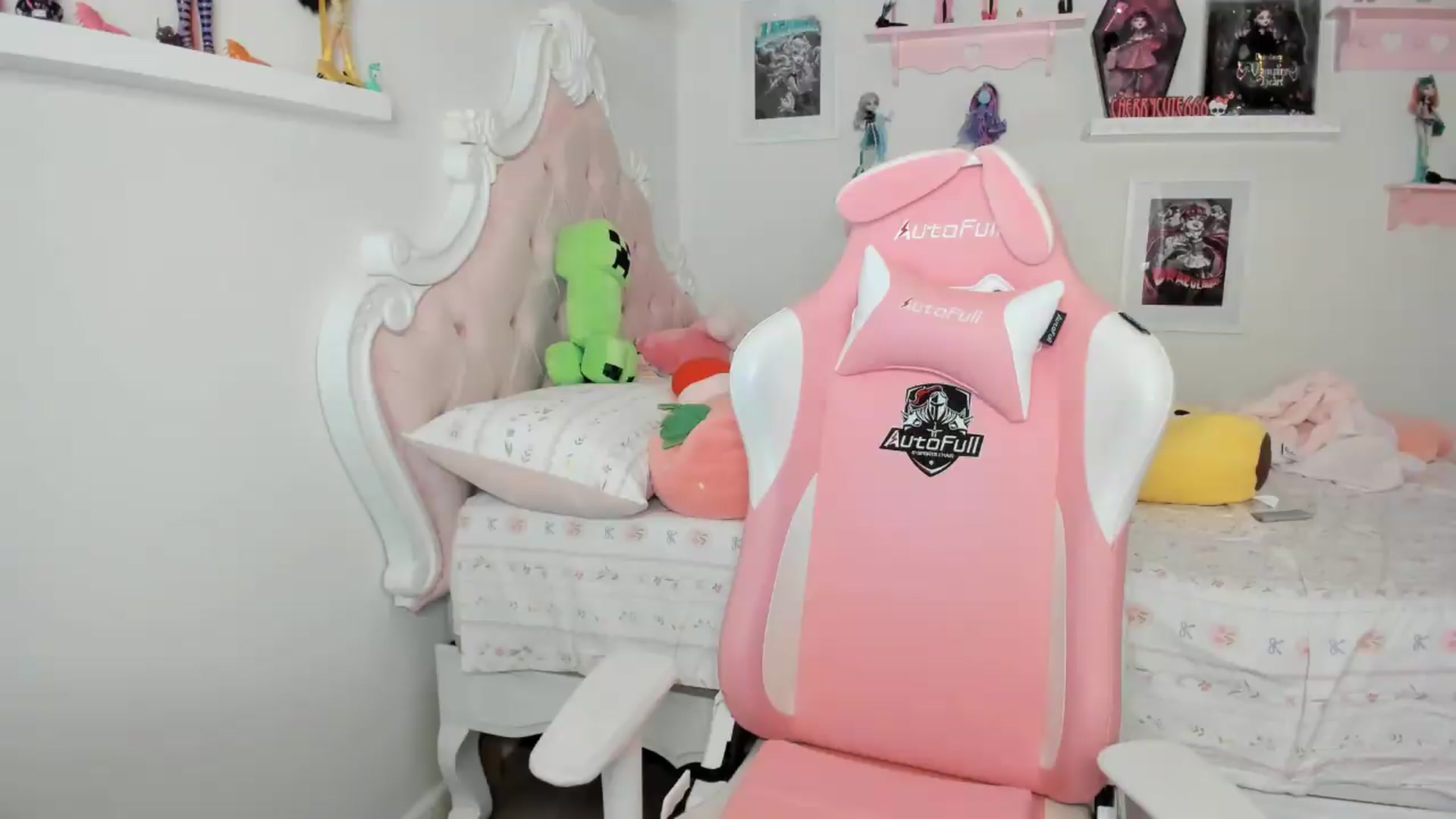 Gallery image thumbnail from Cherrycute666's myfreecams stream on, 07/05/2026, 04:29 image 15 of 20
