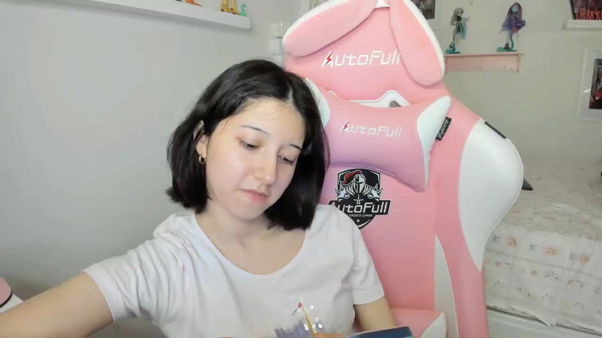 Gallery image thumbnail from Cherrycute666's myfreecams stream on, 07/06/2026, 02:02 image 16 of 20