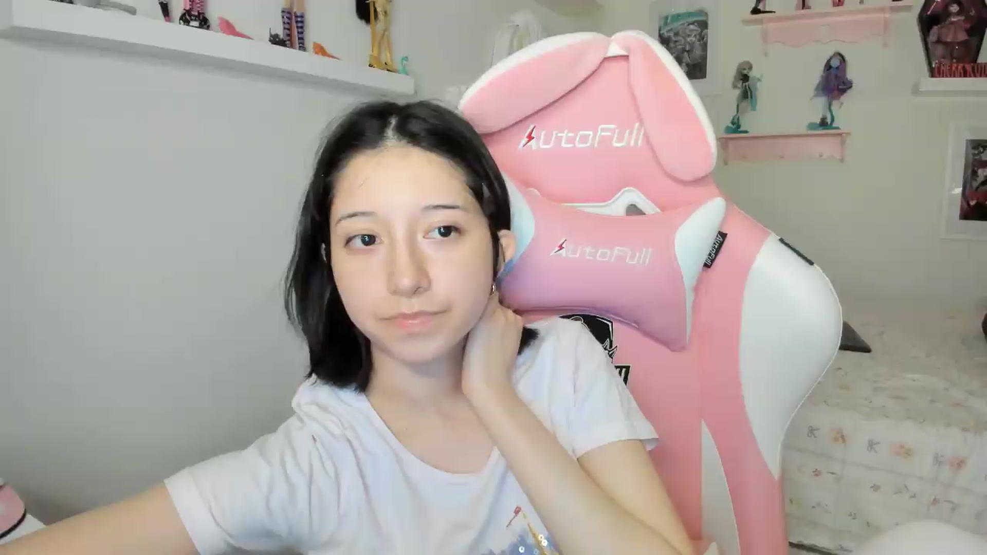 Gallery image thumbnail from Cherrycute666's myfreecams stream on, 07/06/2026, 02:02 image 14 of 20