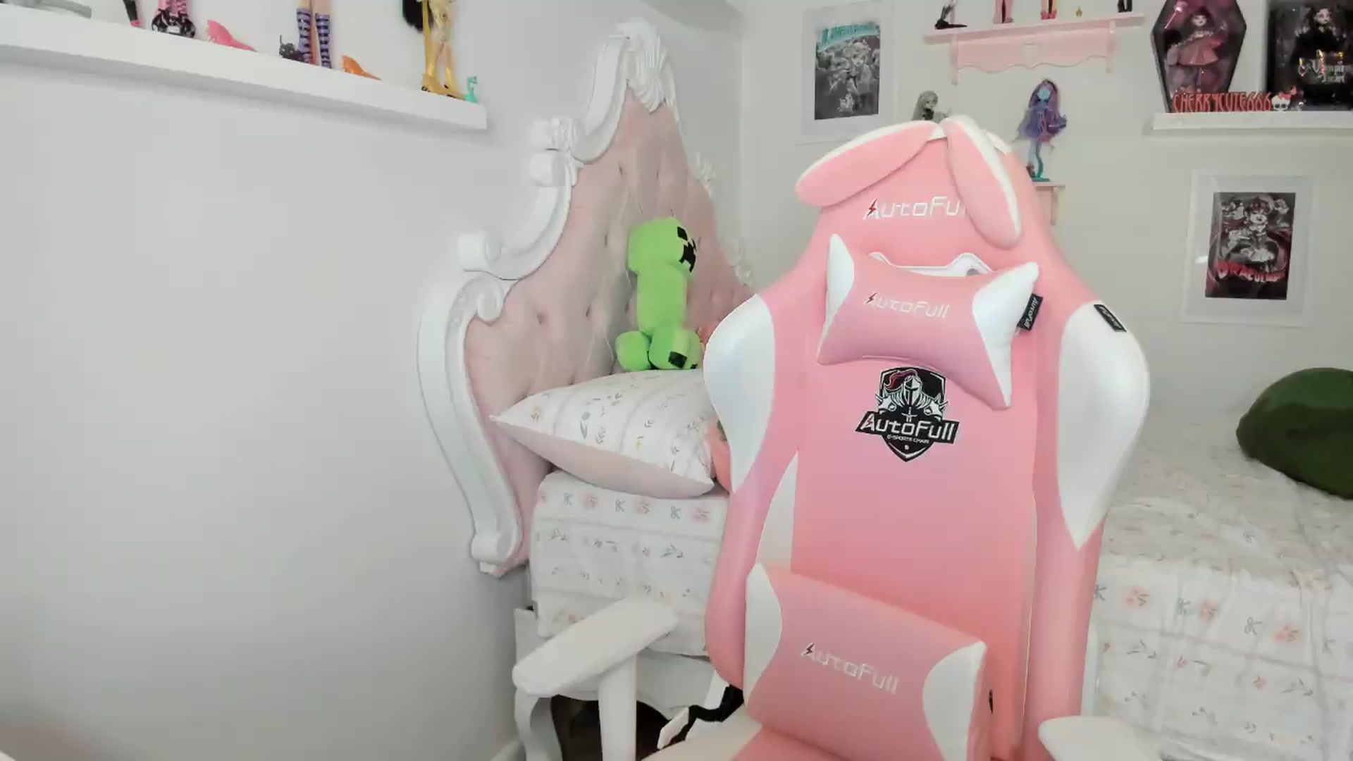 Gallery image thumbnail from Cherrycute666's myfreecams stream on, 07/06/2026, 02:02 image 3 of 20