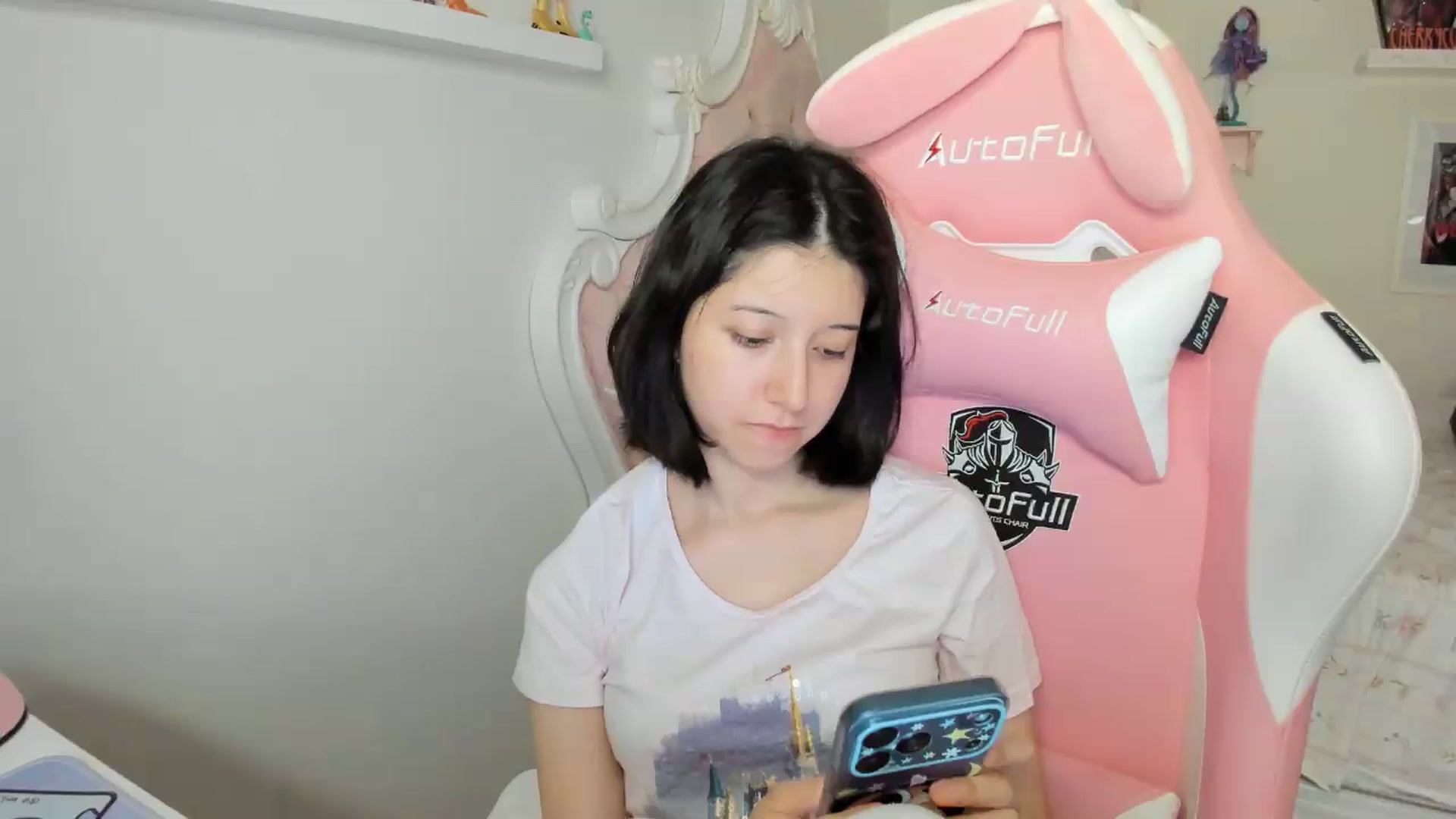 Gallery image thumbnail from Cherrycute666's myfreecams stream on, 07/06/2026, 02:02 image 18 of 20