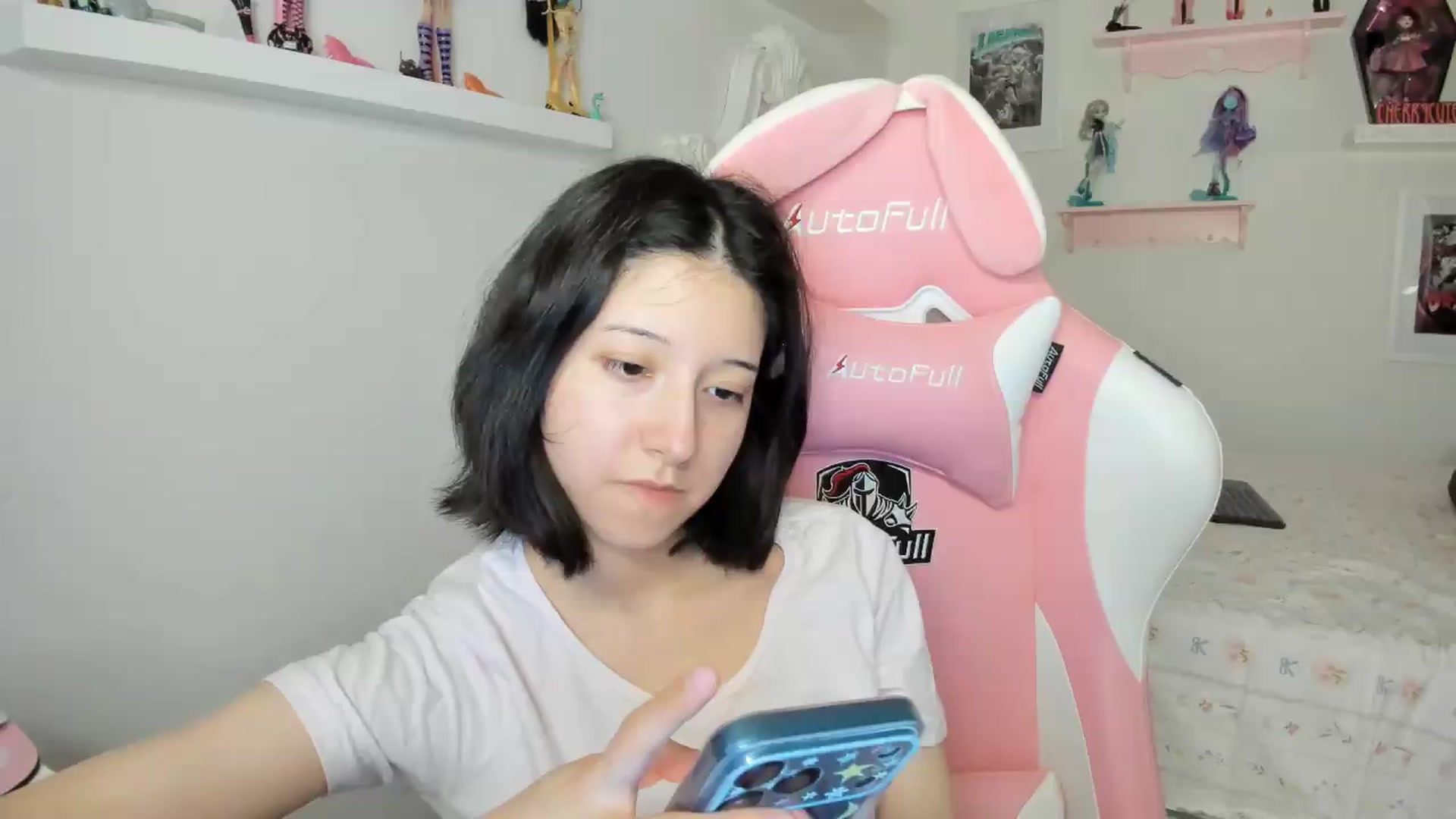 Gallery image thumbnail from Cherrycute666's myfreecams stream on, 07/06/2026, 02:02 image 8 of 20