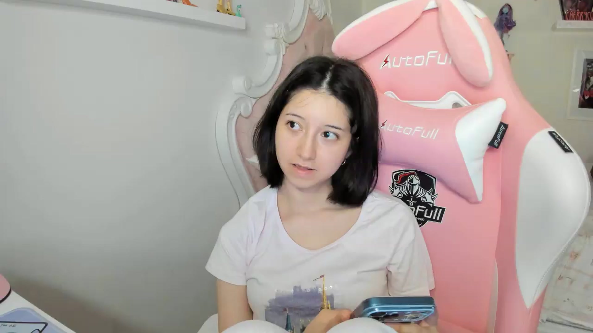 Gallery image thumbnail from Cherrycute666's myfreecams stream on, 07/06/2026, 02:02 image 17 of 20