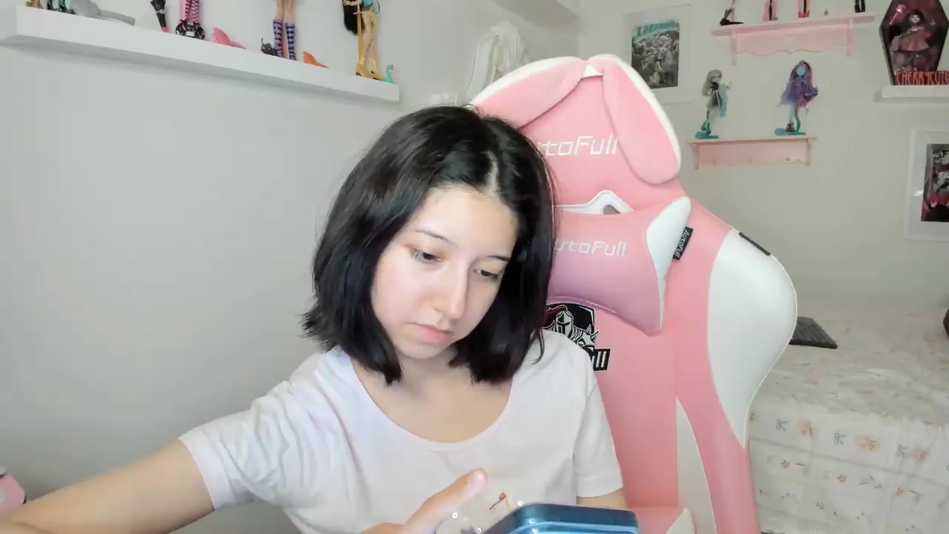 Gallery image thumbnail from Cherrycute666's myfreecams stream on, 07/06/2026, 02:02 image 6 of 20