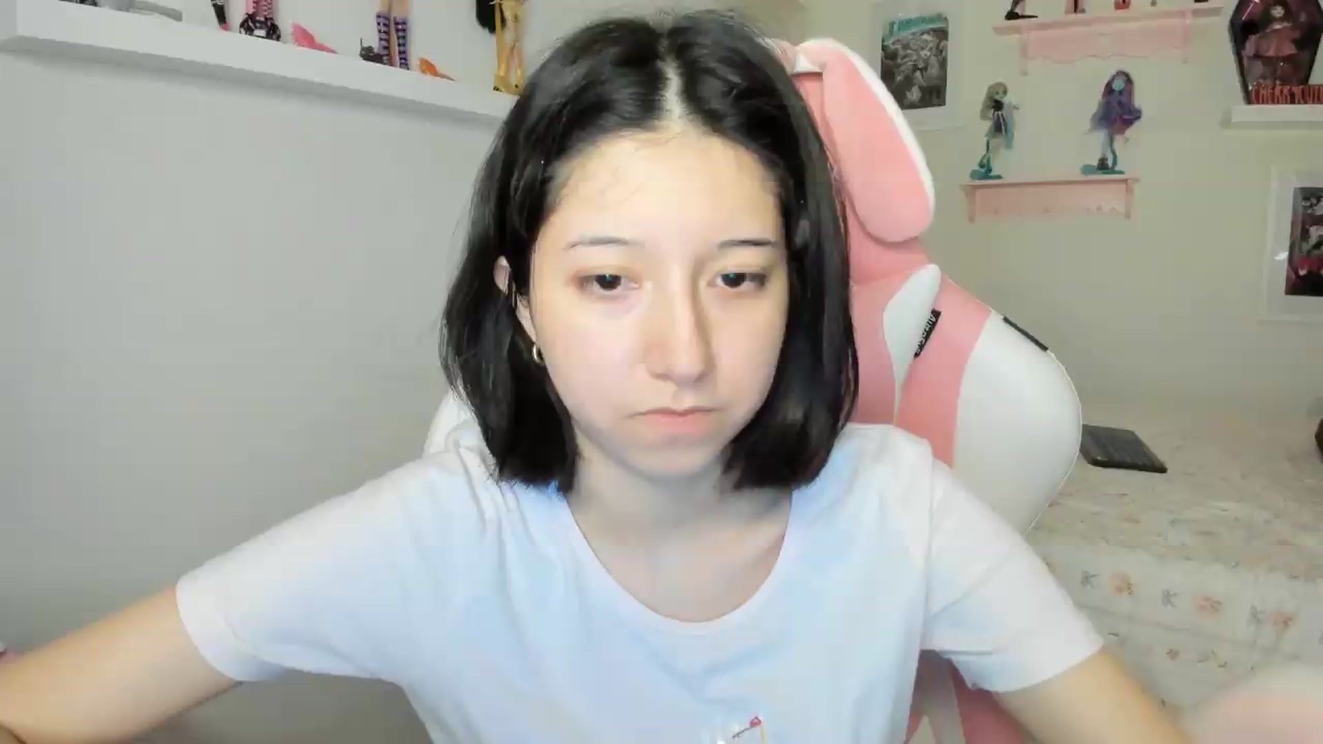 Gallery image thumbnail from Cherrycute666's myfreecams stream on, 07/06/2026, 02:02 image 13 of 20