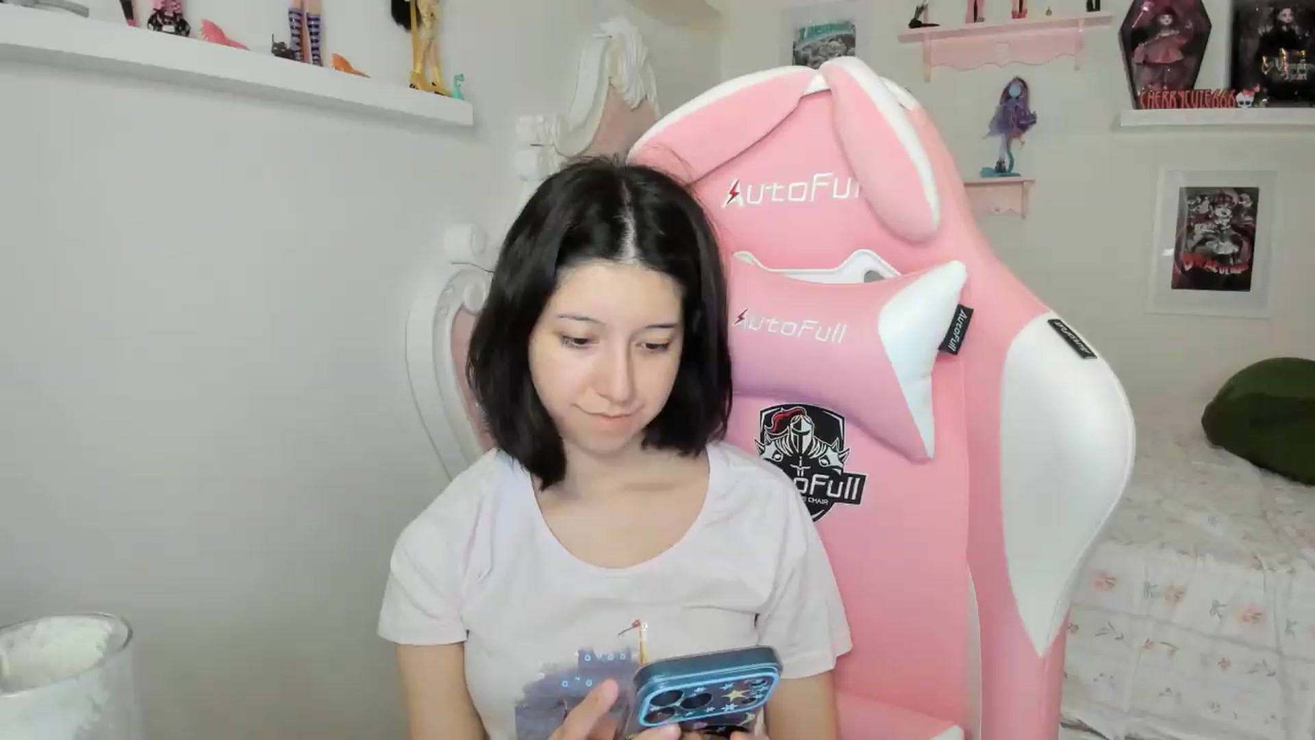 Gallery image thumbnail from Cherrycute666's myfreecams stream on, 07/06/2026, 02:02 image 1 of 20