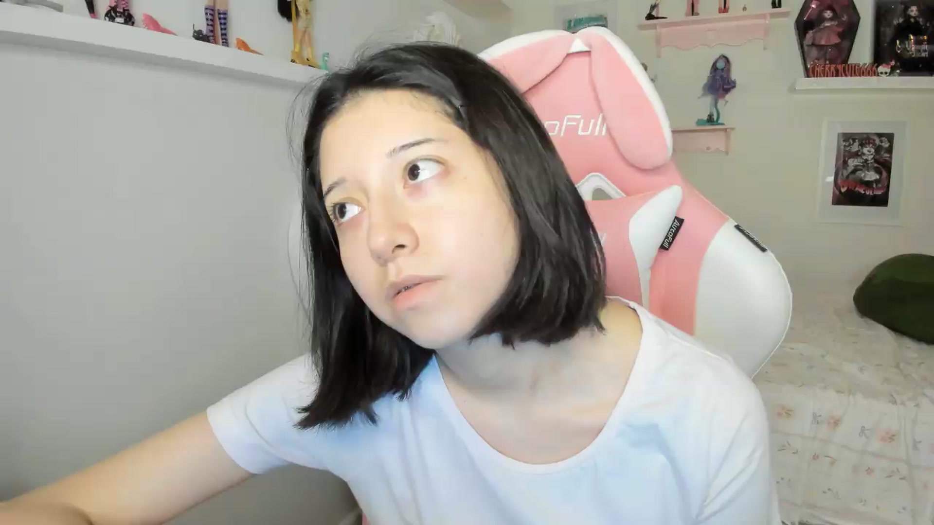 Gallery image thumbnail from Cherrycute666's myfreecams stream on, 07/06/2026, 02:02 image 4 of 20