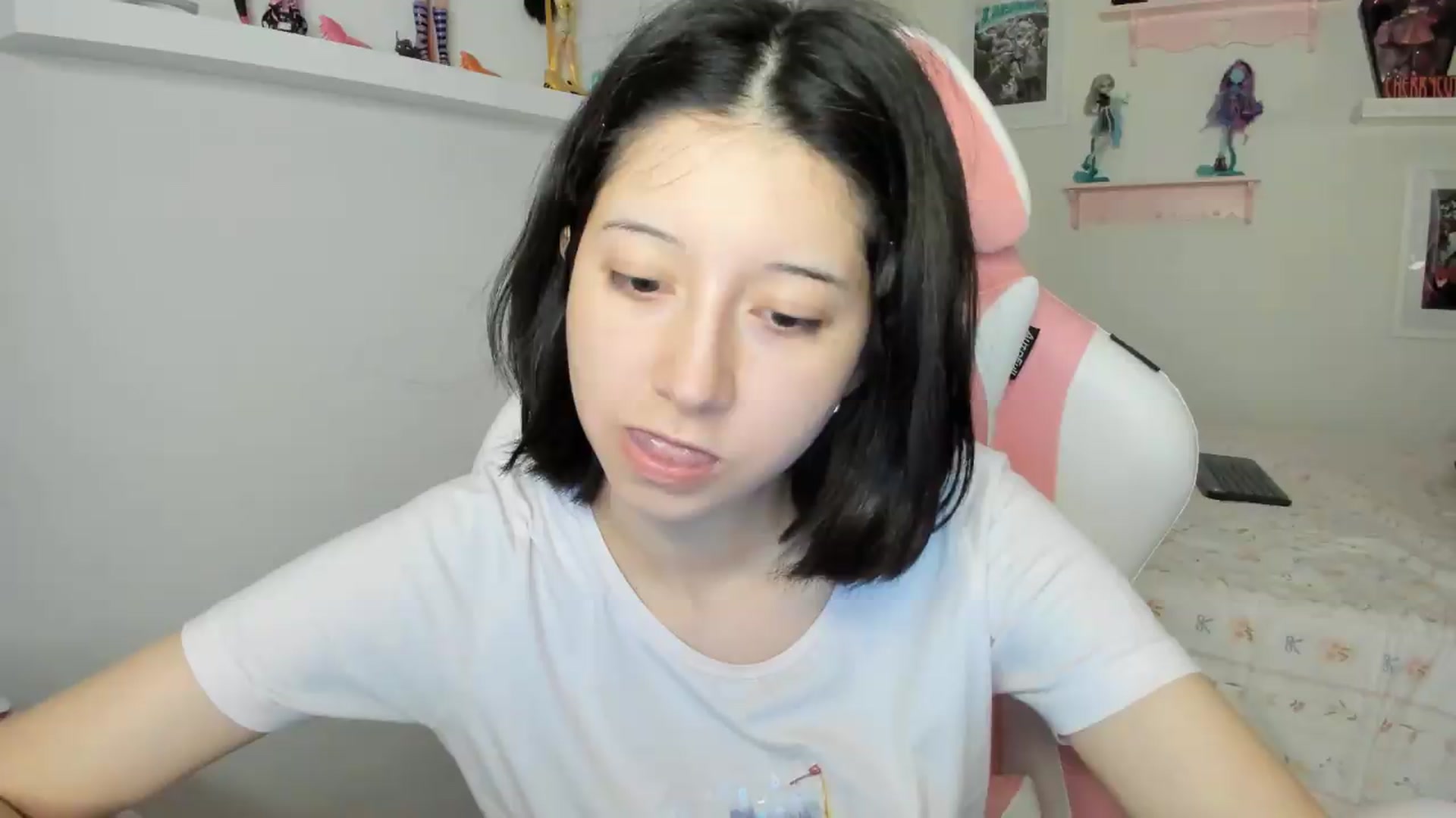 Gallery image thumbnail from Cherrycute666's myfreecams stream on, 07/06/2026, 02:02 image 11 of 20