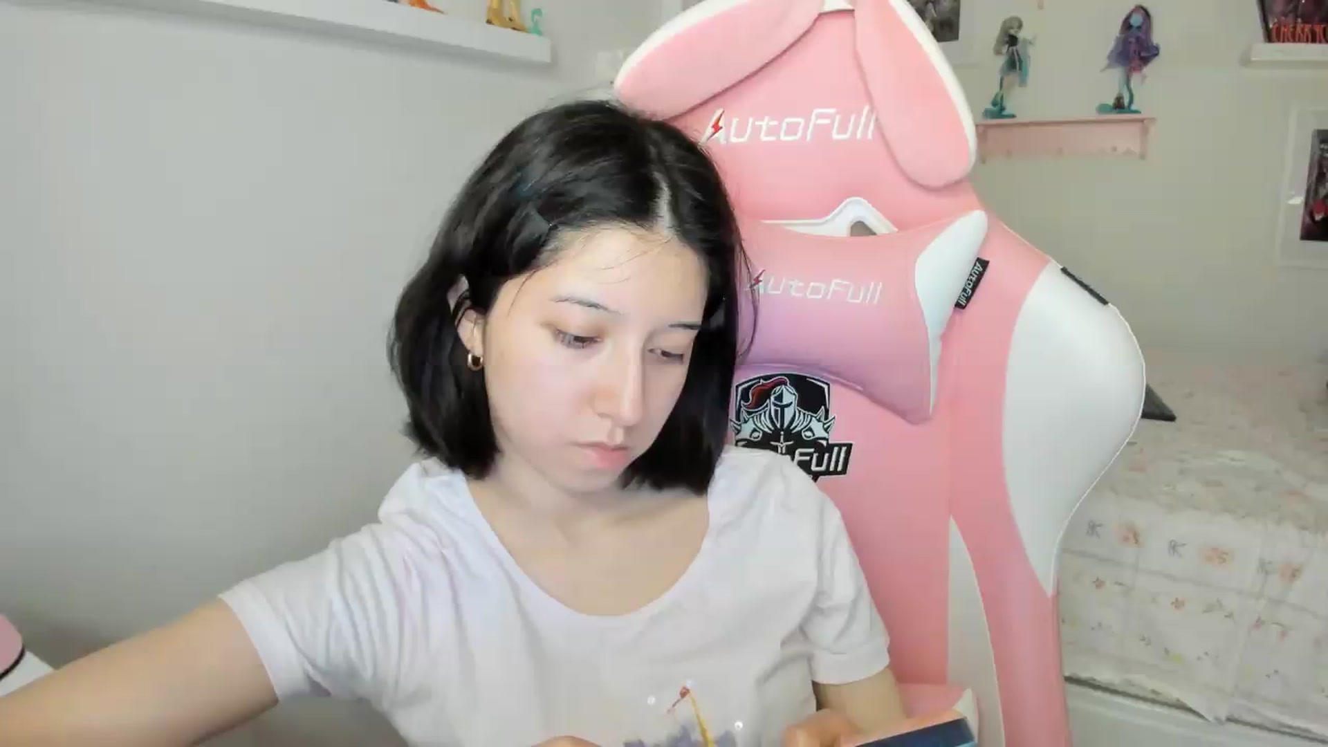 Gallery image thumbnail from Cherrycute666's myfreecams stream on, 07/06/2026, 02:02 image 15 of 20