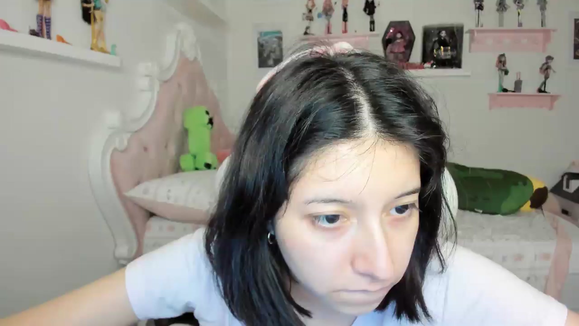 Gallery image thumbnail from Cherrycute666's myfreecams stream on, 07/06/2026, 06:18 image 16 of 20