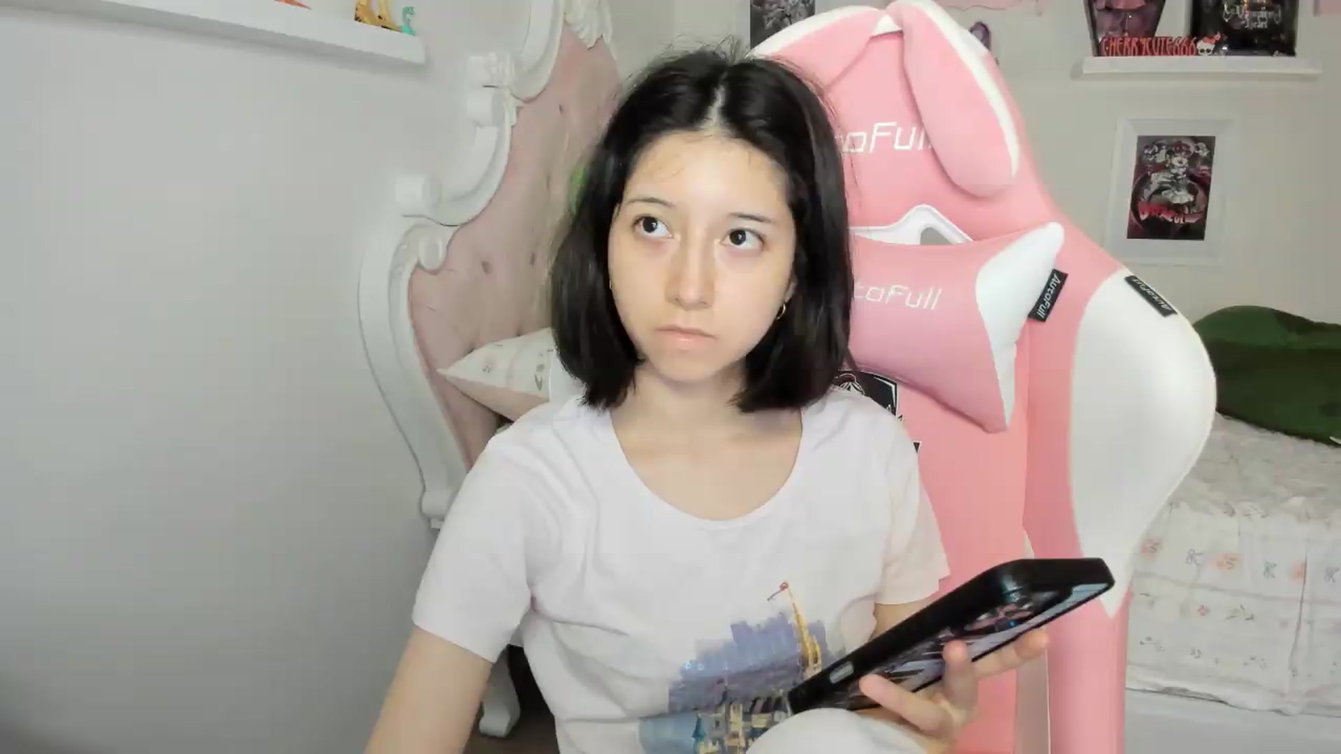 Gallery image thumbnail from Cherrycute666's myfreecams stream on, 07/06/2026, 06:18 image 13 of 20