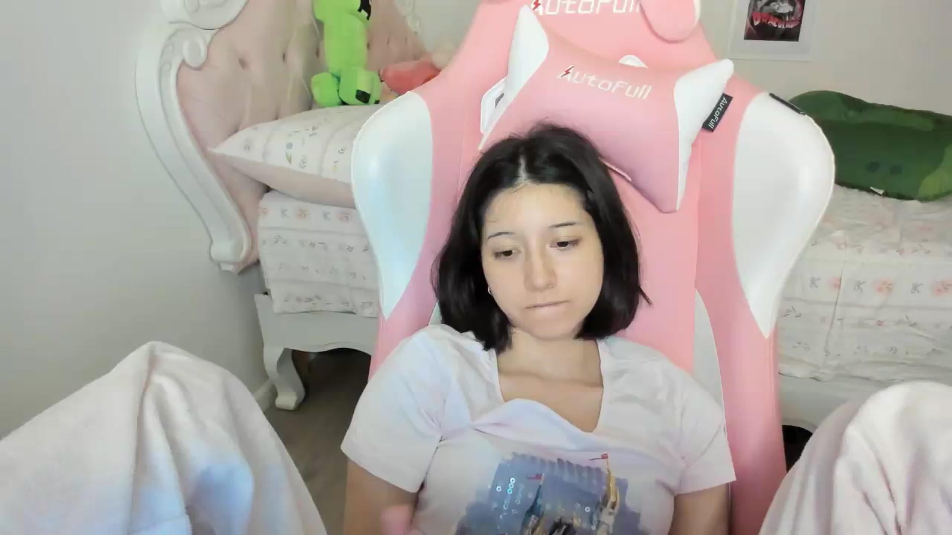Gallery image thumbnail from Cherrycute666's myfreecams stream on, 07/06/2026, 06:18 image 20 of 20