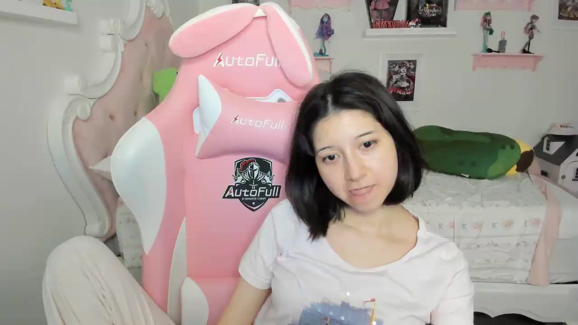 Gallery image thumbnail from Cherrycute666's myfreecams stream on, 07/06/2026, 06:18 image 6 of 20