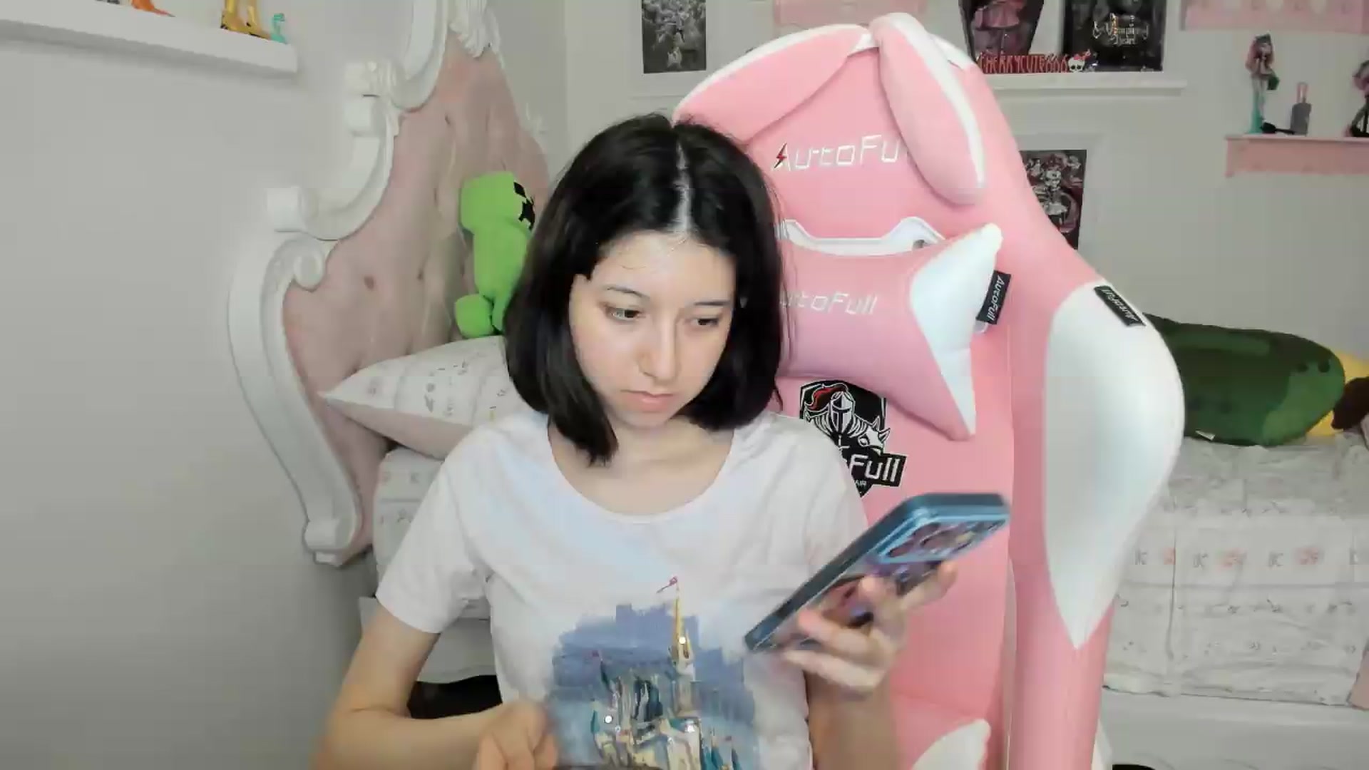 Gallery image thumbnail from Cherrycute666's myfreecams stream on, 07/06/2026, 06:18 image 5 of 20