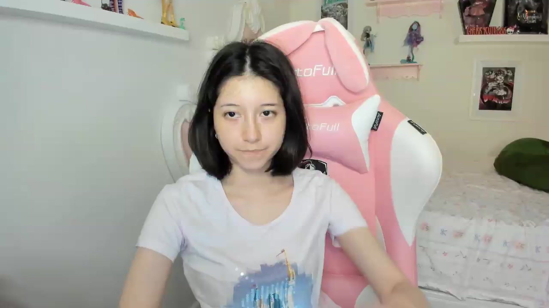 Gallery image thumbnail from Cherrycute666's myfreecams stream on, 07/06/2026, 06:18 image 7 of 20