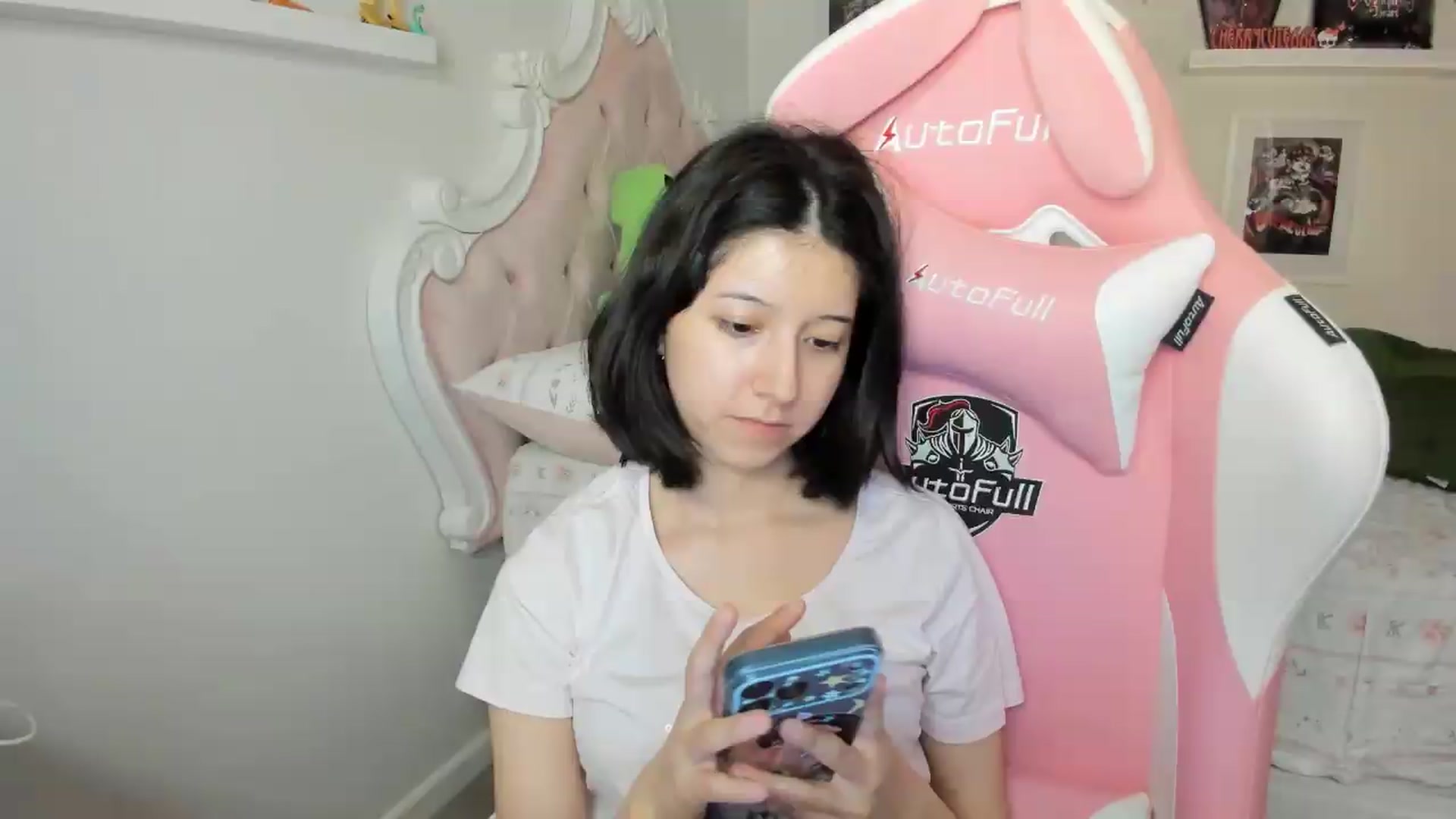 Gallery image thumbnail from Cherrycute666's myfreecams stream on, 07/06/2026, 07:18 image 4 of 20