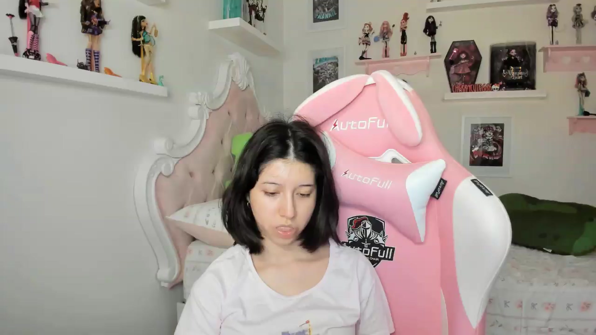 Gallery image thumbnail from Cherrycute666's myfreecams stream on, 07/06/2026, 07:18 image 2 of 20