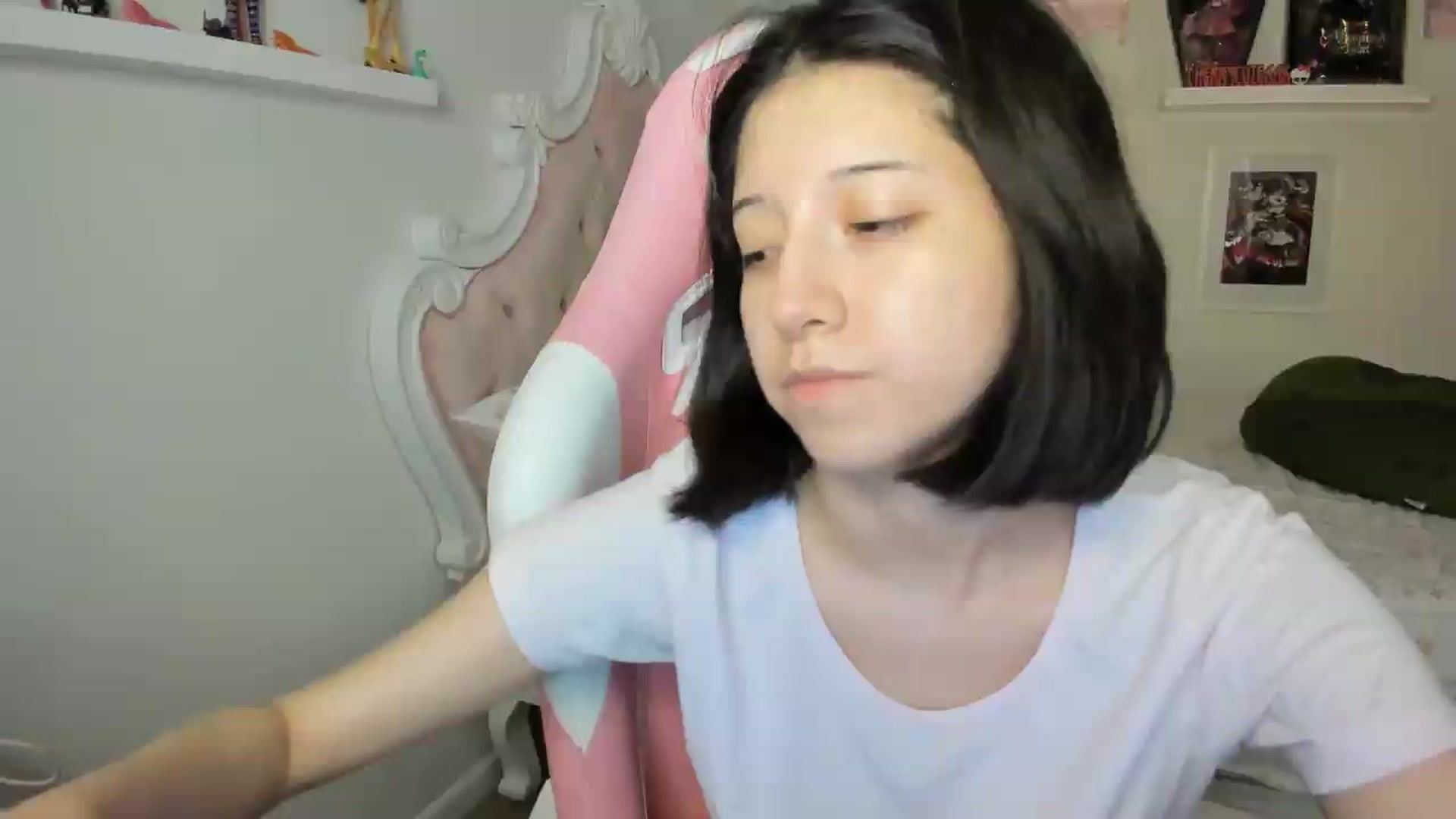 Gallery image thumbnail from Cherrycute666's myfreecams stream on, 07/06/2026, 07:18 image 12 of 20