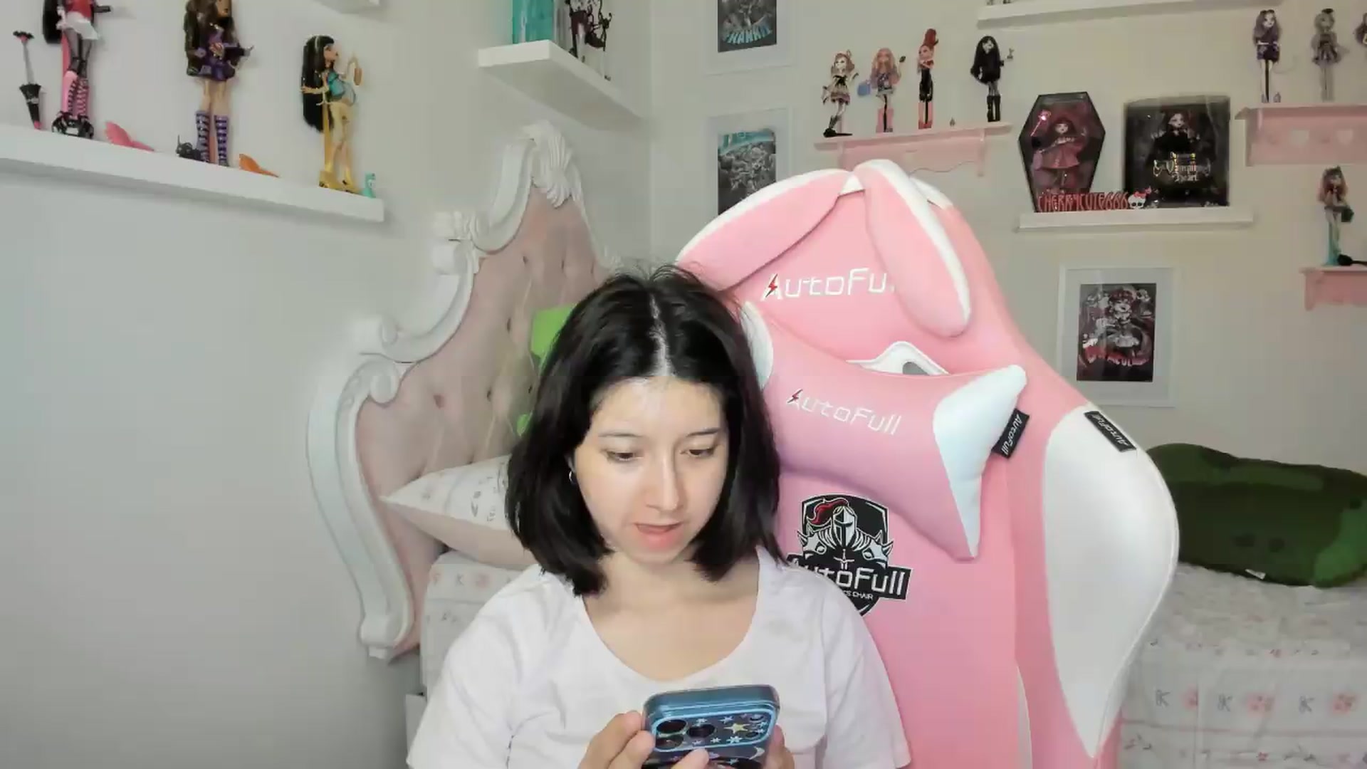 Gallery image thumbnail from Cherrycute666's myfreecams stream on, 07/06/2026, 07:18 image 1 of 20
