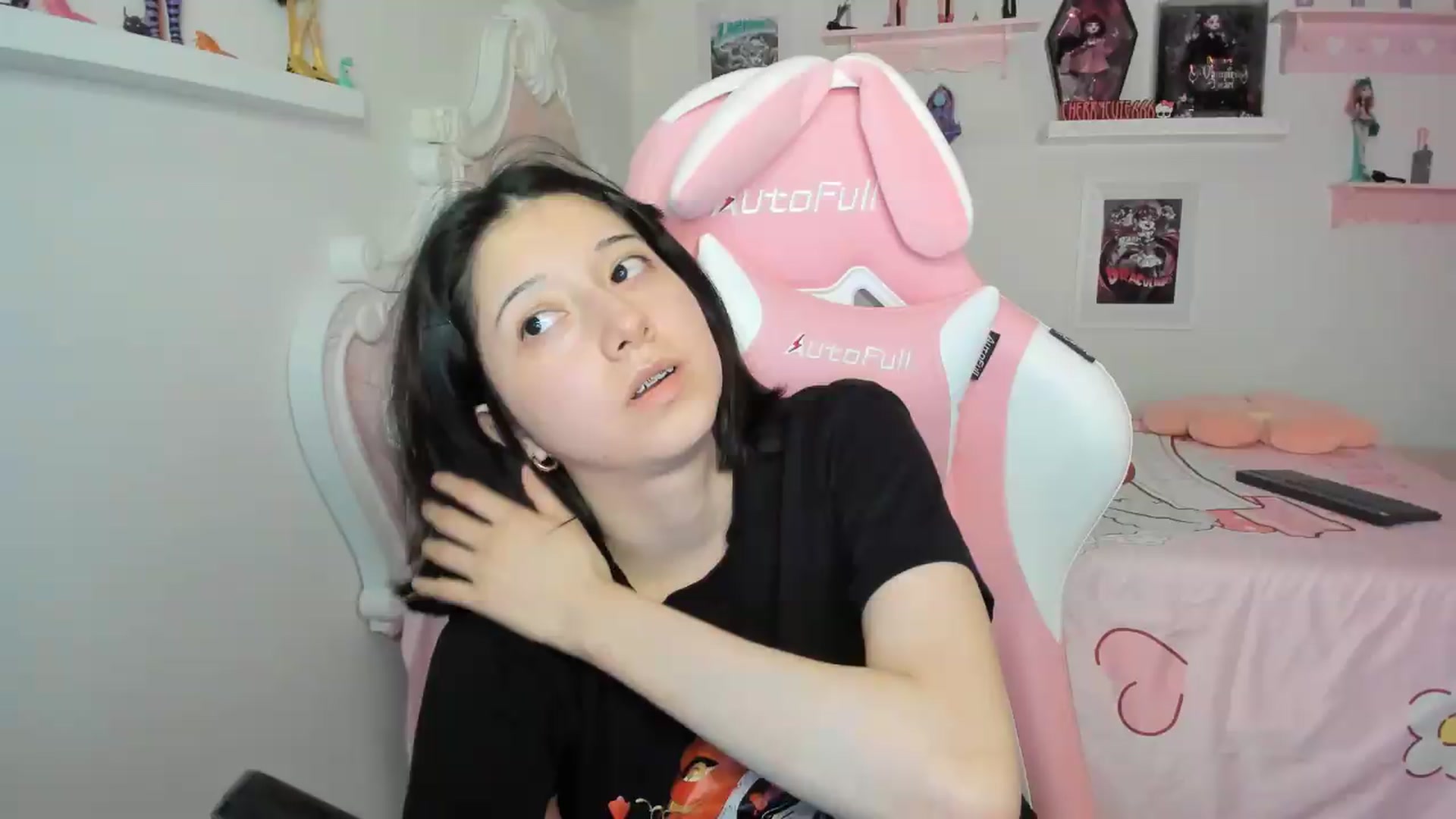 Gallery image thumbnail from Cherrycute666's myfreecams stream on, 07/07/2026, 06:01 image 10 of 20
