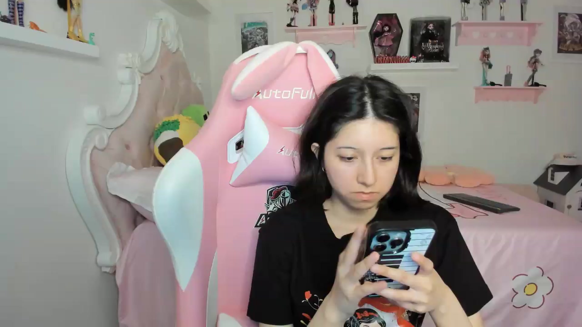 Gallery image thumbnail from Cherrycute666's myfreecams stream on, 07/07/2026, 06:01 image 4 of 20
