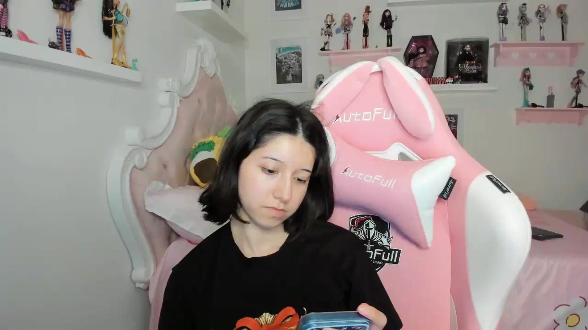 Gallery image thumbnail from Cherrycute666's myfreecams stream on, 07/07/2026, 06:01 image 17 of 20