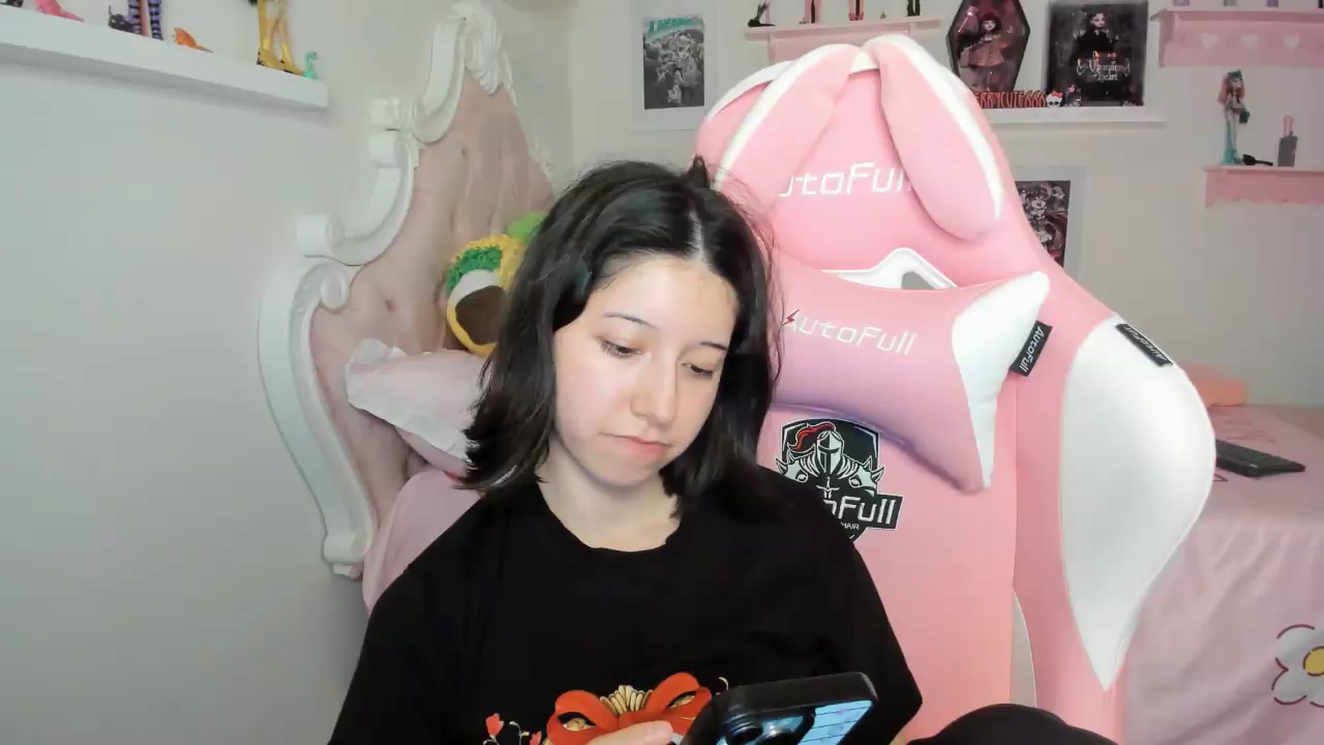 Gallery image thumbnail from Cherrycute666's myfreecams stream on, 07/07/2026, 06:01 image 11 of 20