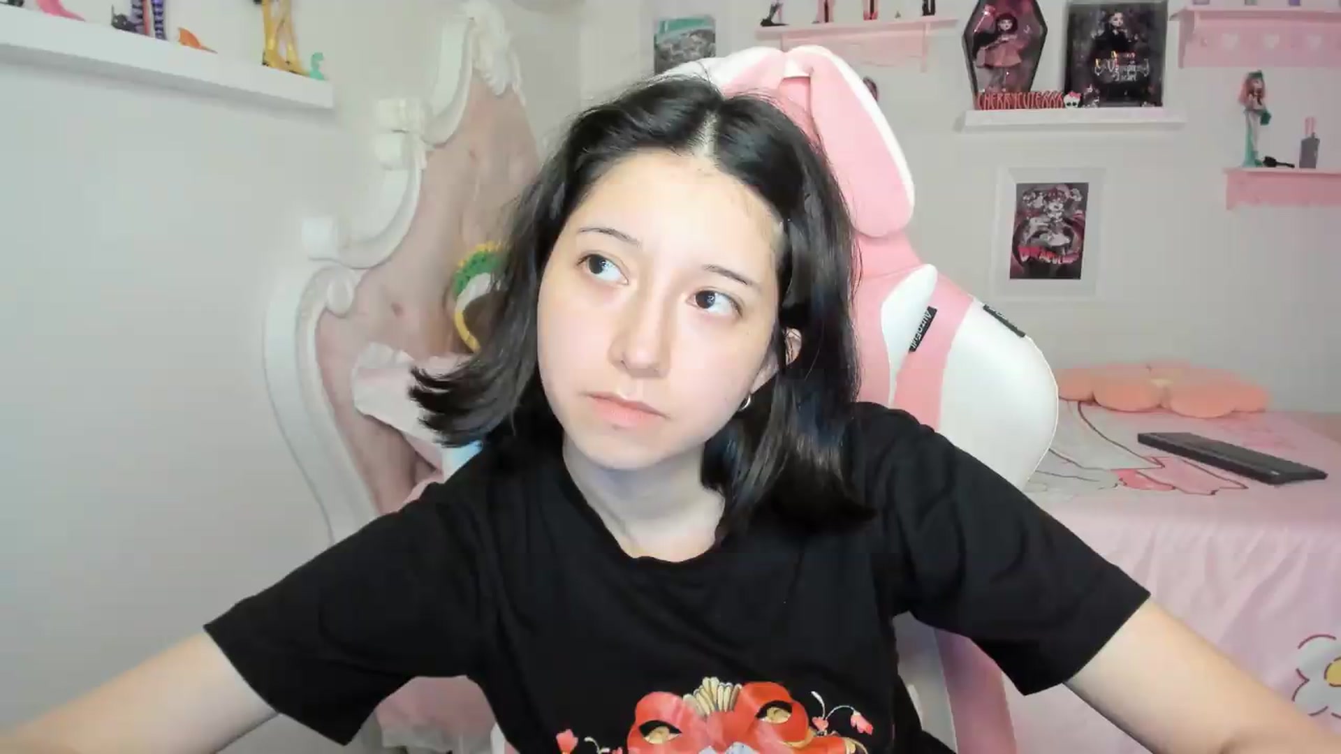 Gallery image thumbnail from Cherrycute666's myfreecams stream on, 07/07/2026, 06:01 image 9 of 20