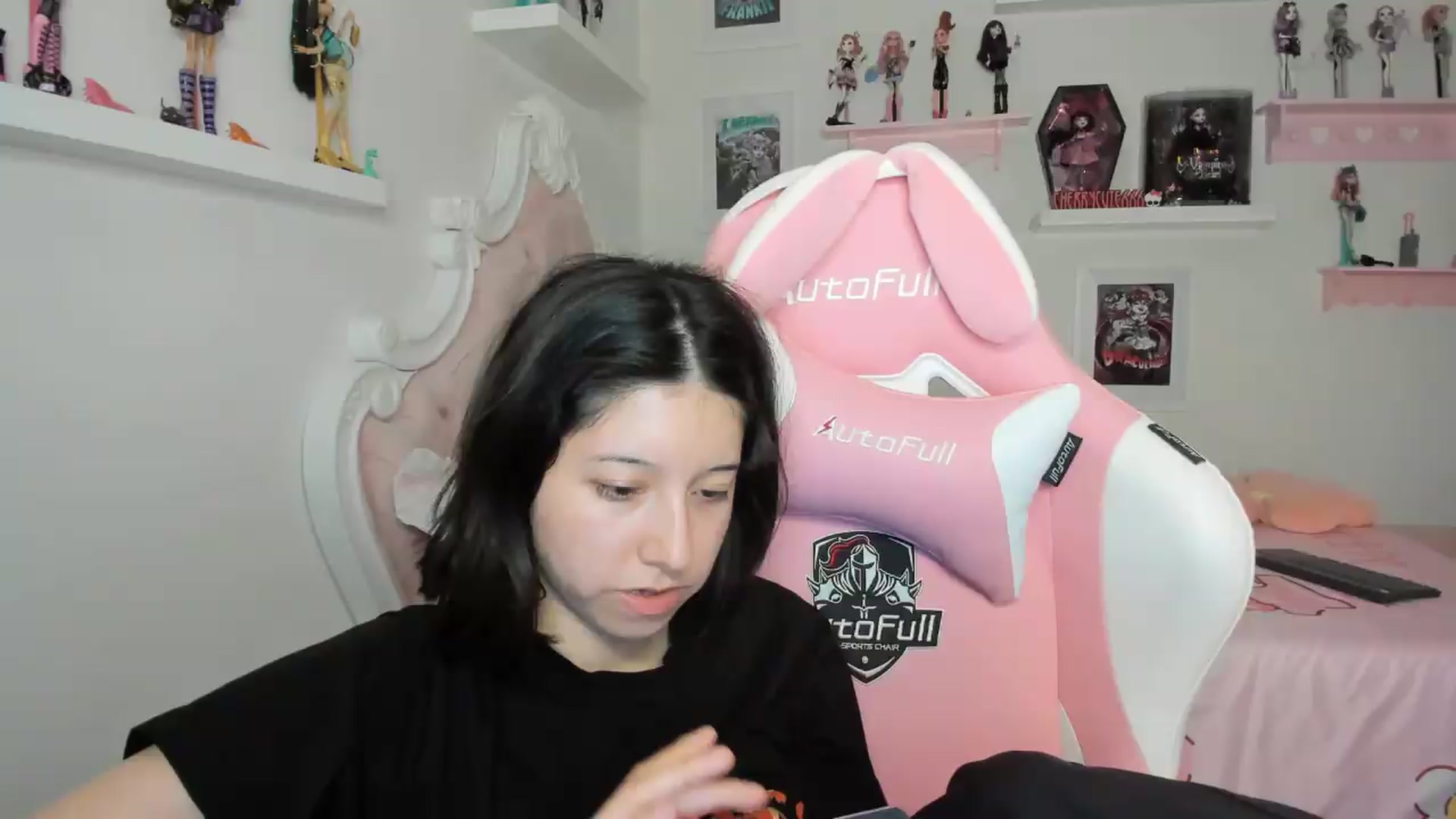 Gallery image thumbnail from Cherrycute666's myfreecams stream on, 07/07/2026, 06:01 image 18 of 20
