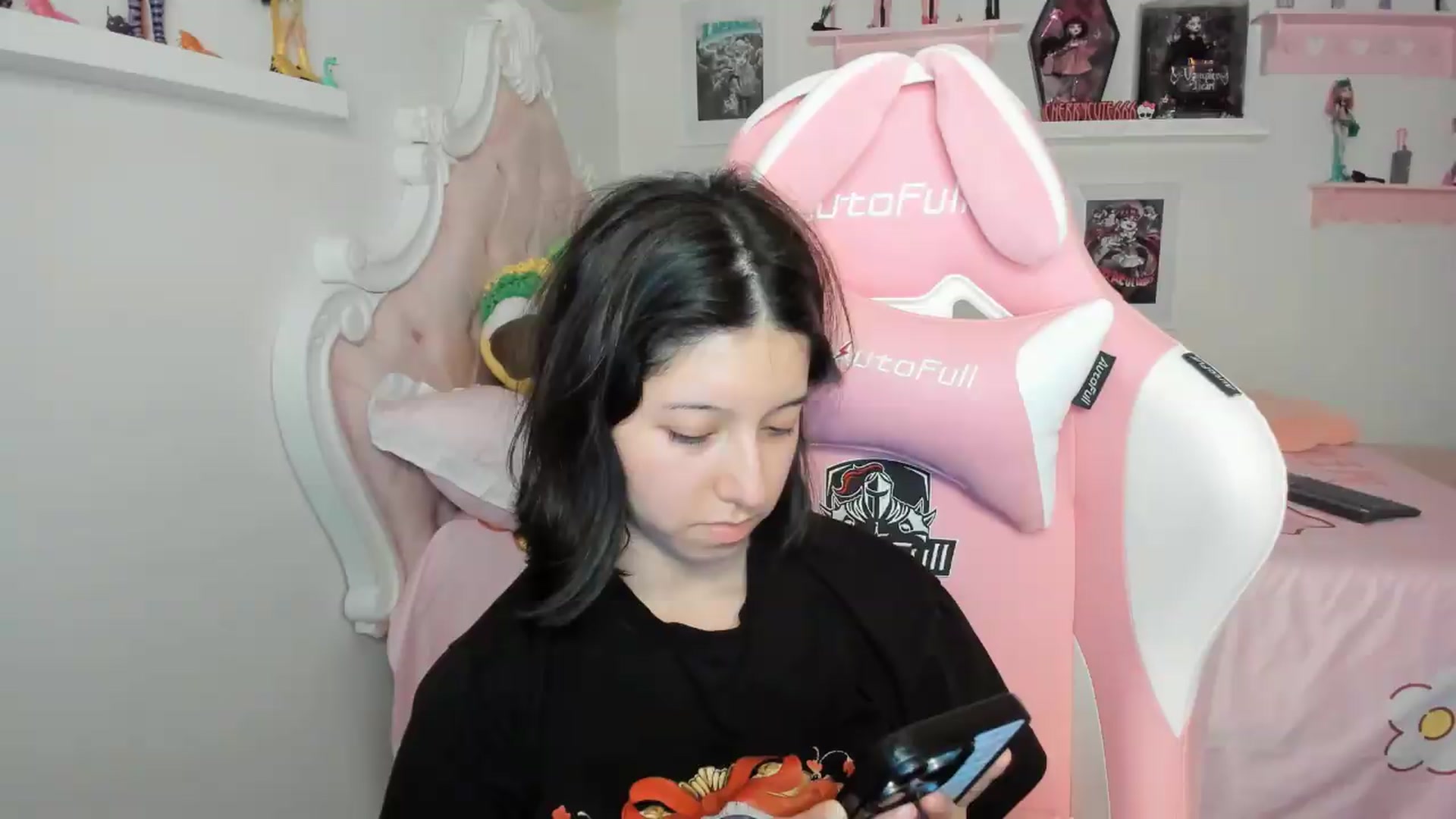 Gallery image thumbnail from Cherrycute666's myfreecams stream on, 07/07/2026, 06:01 image 12 of 20