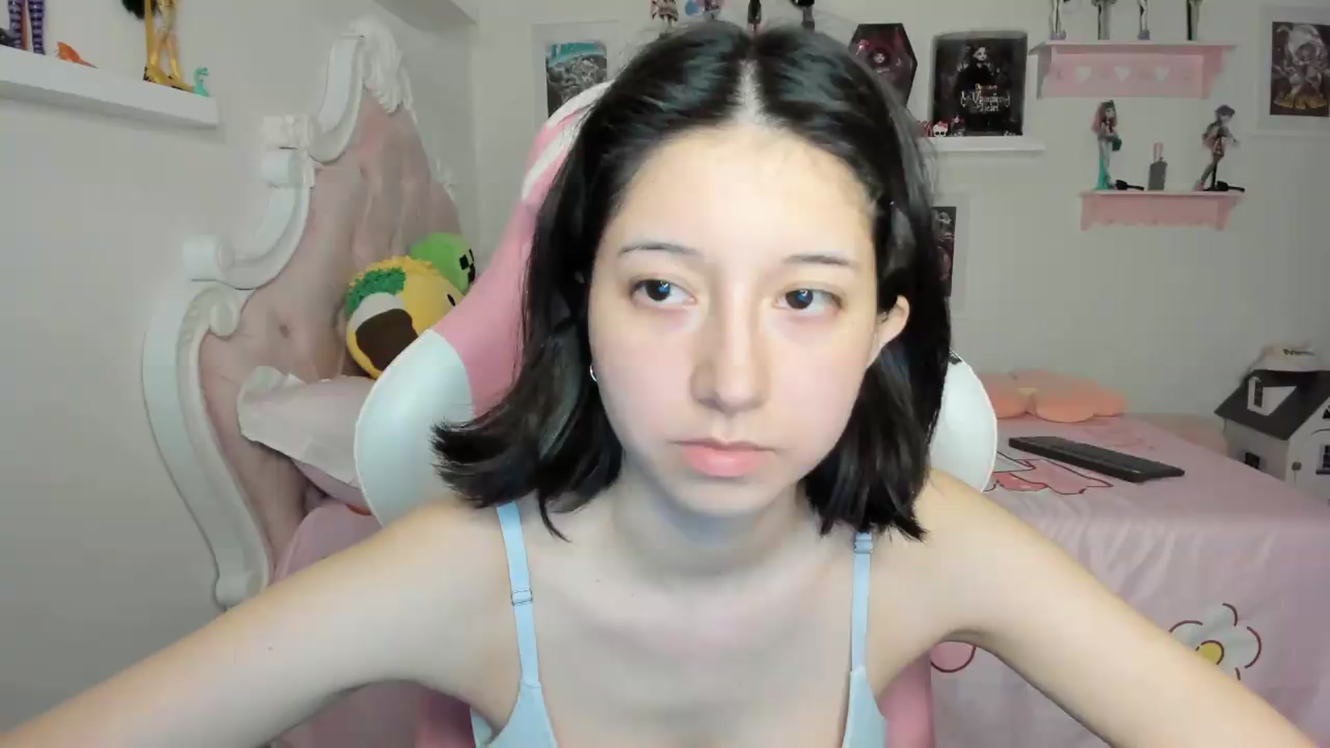 Gallery image thumbnail from Cherrycute666's myfreecams stream on, 07/07/2026, 06:01 image 2 of 20