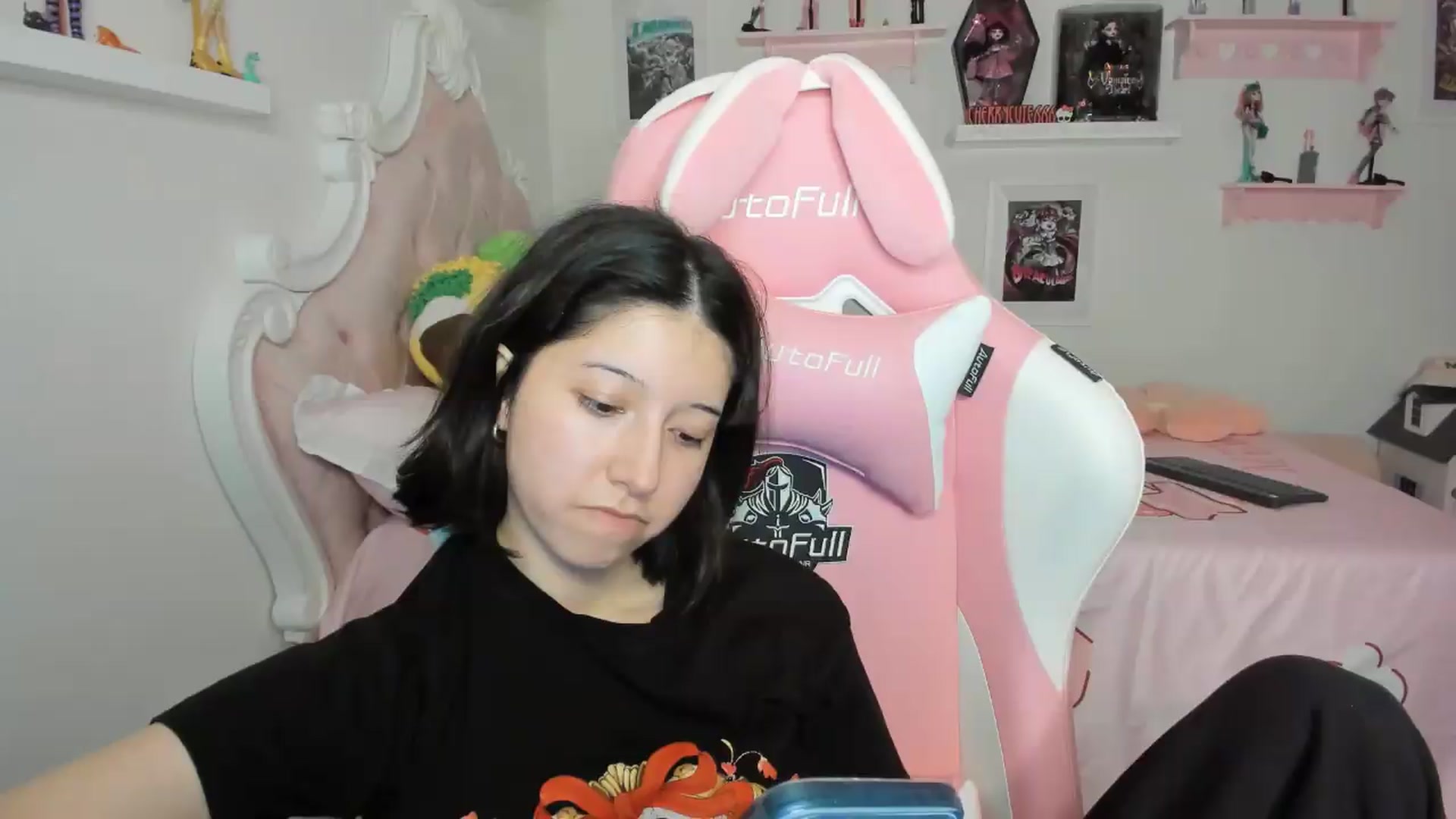Gallery image thumbnail from Cherrycute666's myfreecams stream on, 07/07/2026, 06:01 image 13 of 20