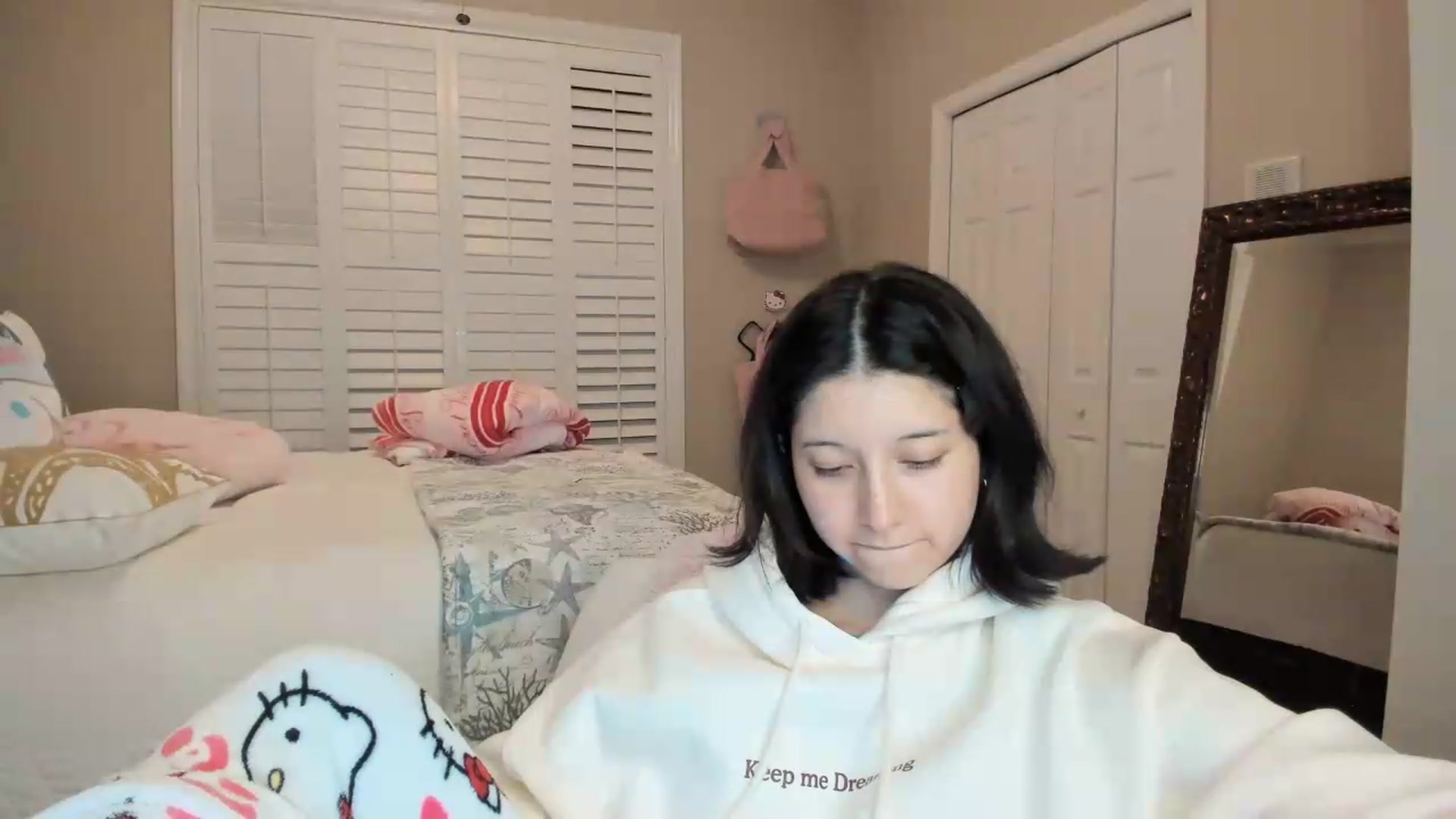 Gallery image thumbnail from Cherrycute666's myfreecams stream on, 07/11/2026, 04:19 image 19 of 20